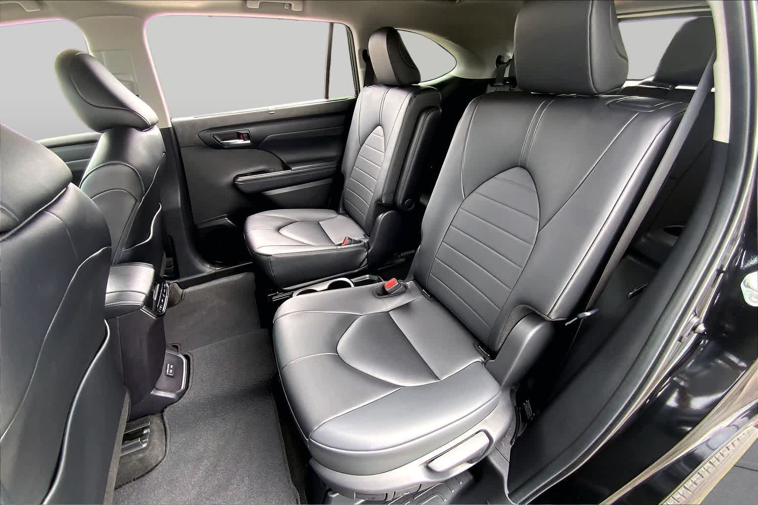 2024 Toyota Highlander XLE Midnight Black Metallic at Group 1 Toyota Southwest