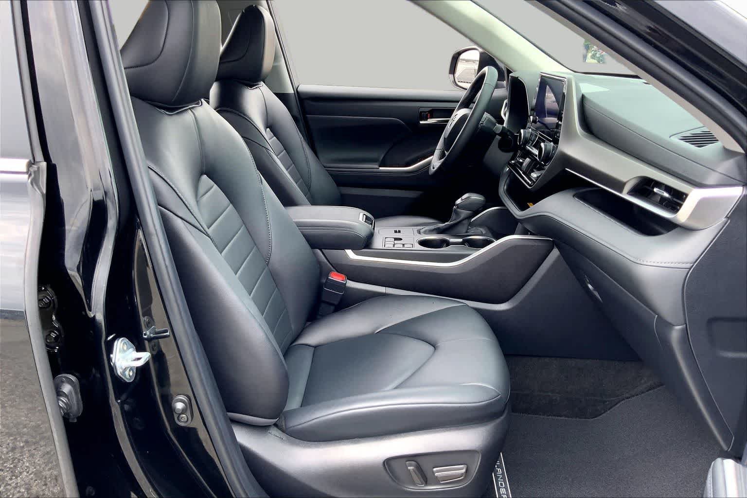 2024 Toyota Highlander XLE Midnight Black Metallic at Group 1 Toyota Southwest