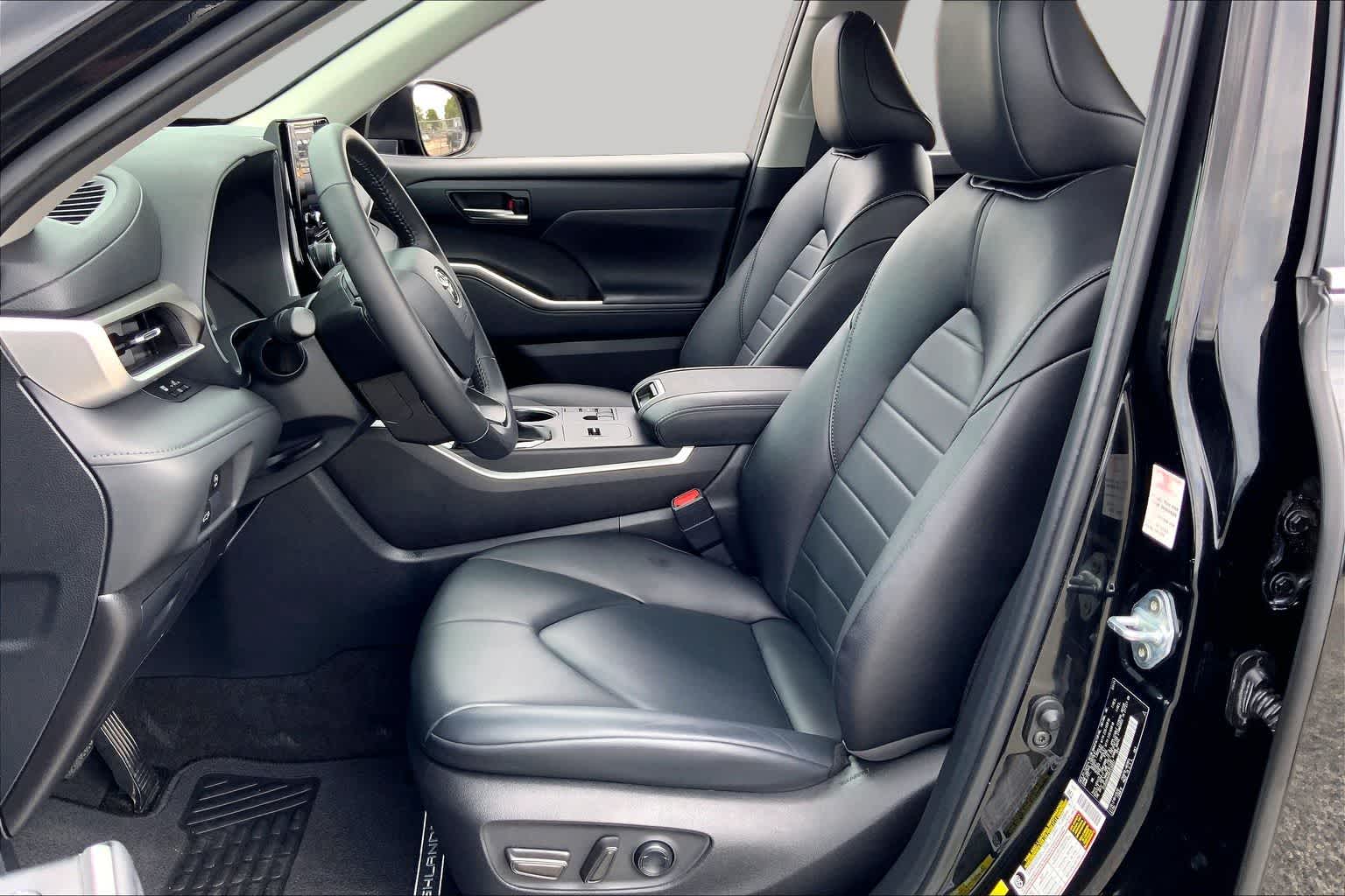 2024 Toyota Highlander XLE Midnight Black Metallic at Group 1 Toyota Southwest