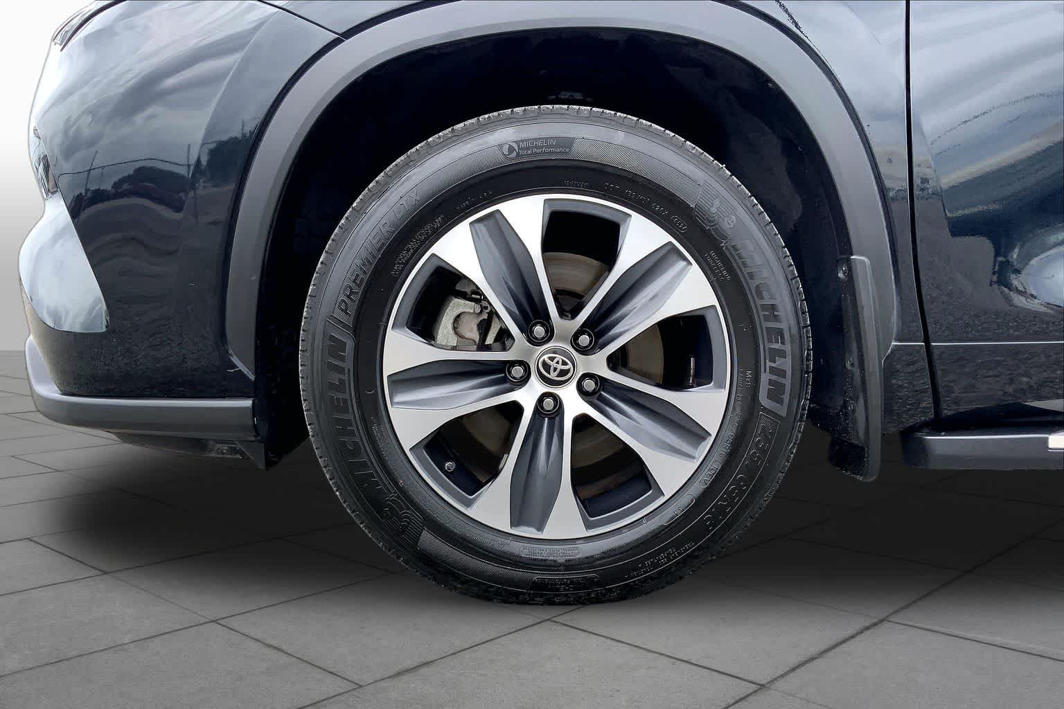 2024 Toyota Highlander XLE Midnight Black Metallic at Group 1 Toyota Southwest