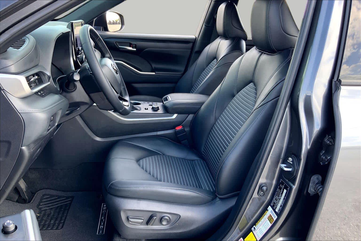 2025 Toyota Highlander XSE Magnetic Gray Metallic at Team Toyota