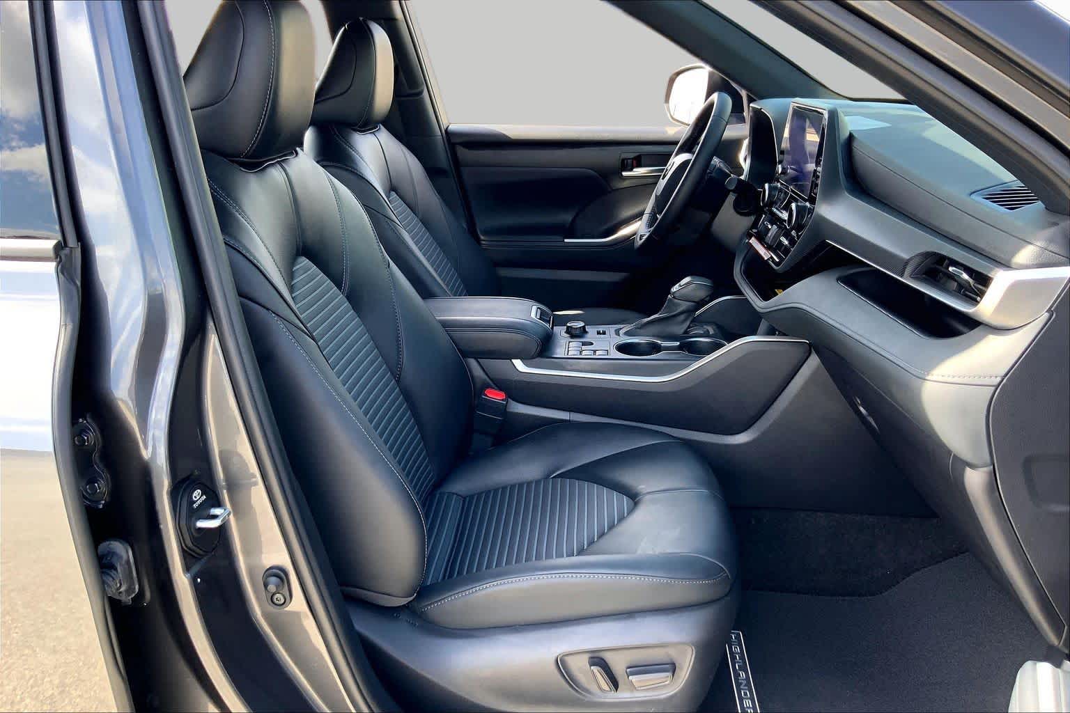 2025 Toyota Highlander XSE Magnetic Gray Metallic at Team Toyota