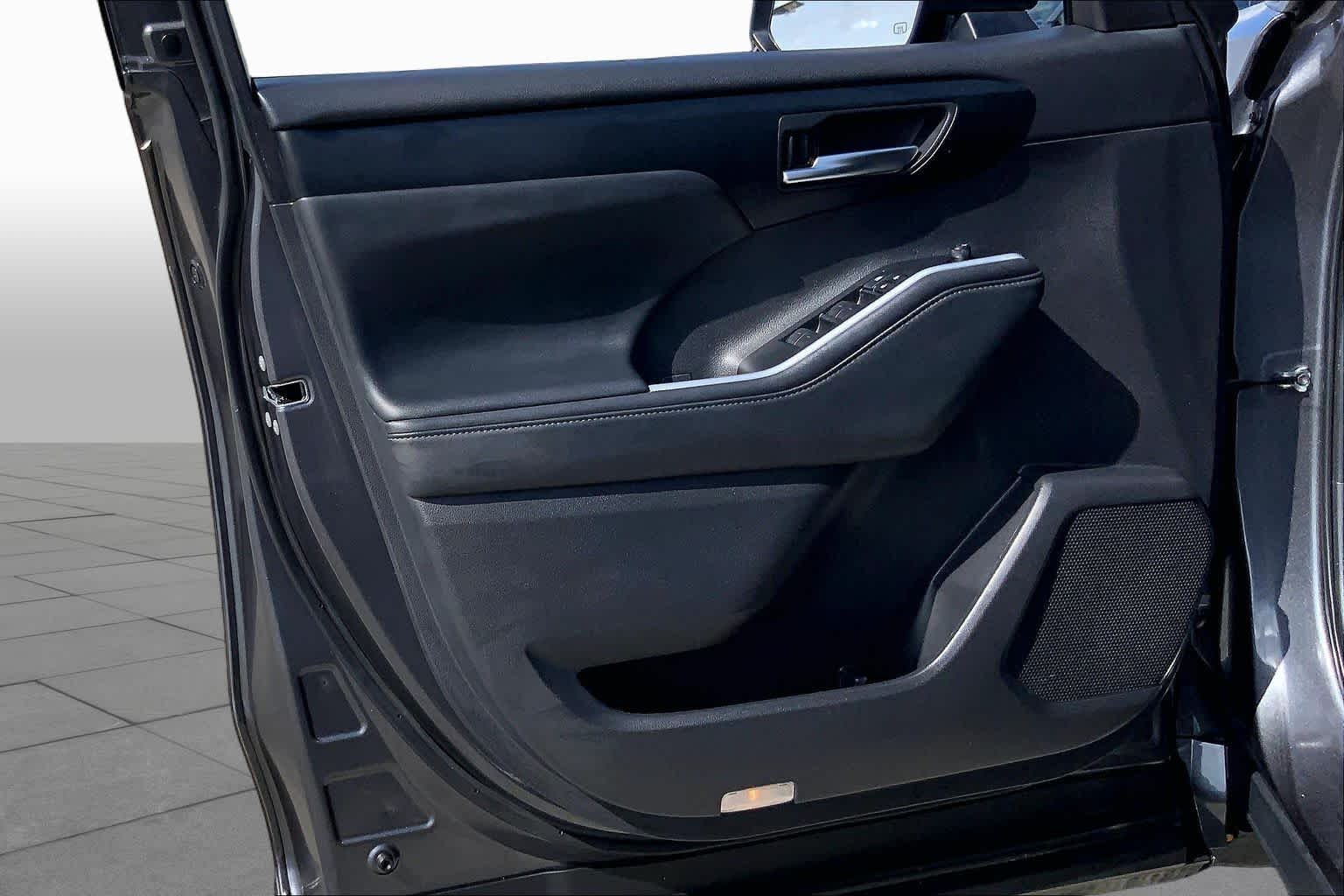 2025 Toyota Highlander XSE Magnetic Gray Metallic at Team Toyota