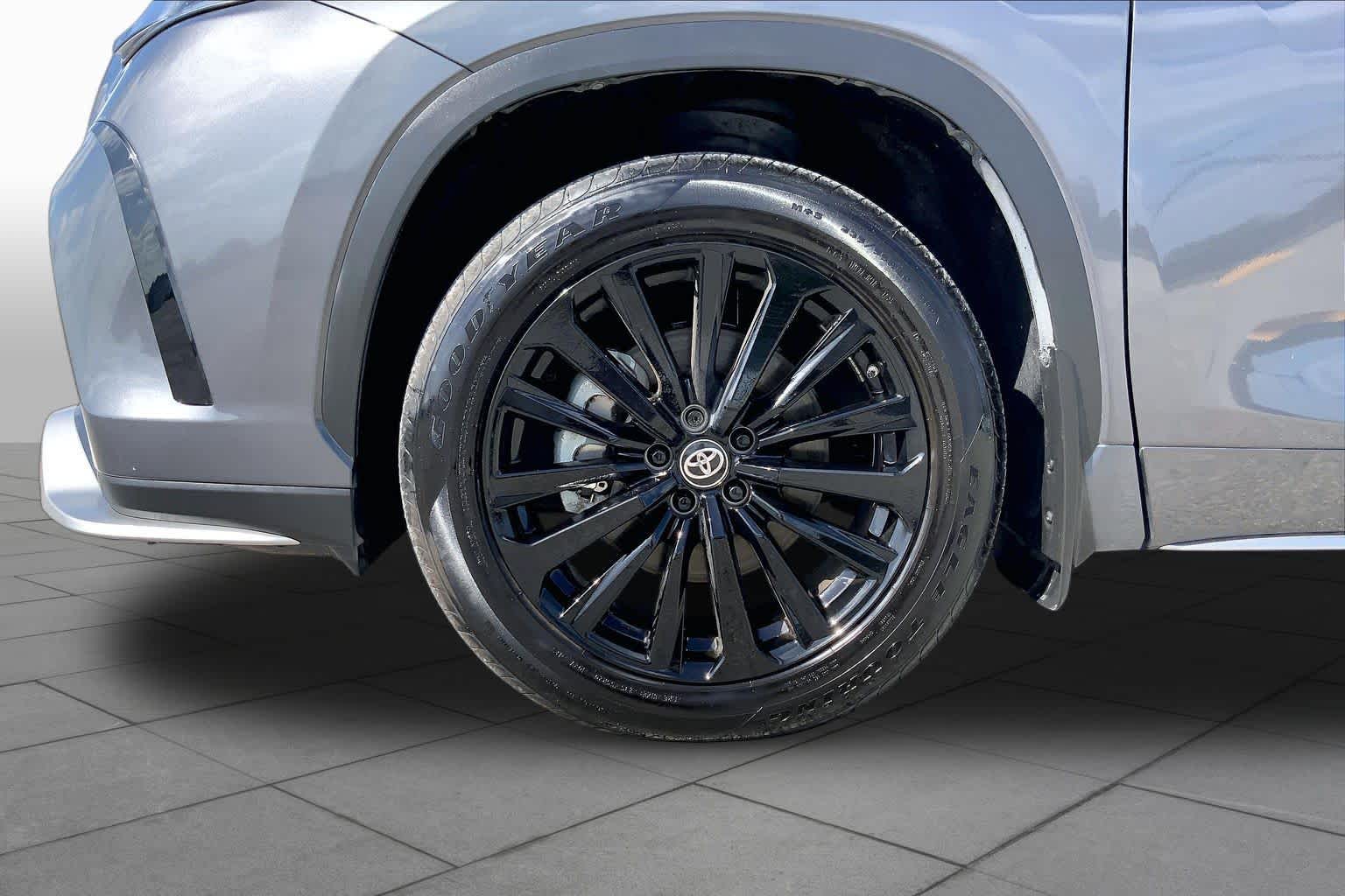 2025 Toyota Highlander XSE Magnetic Gray Metallic at Team Toyota