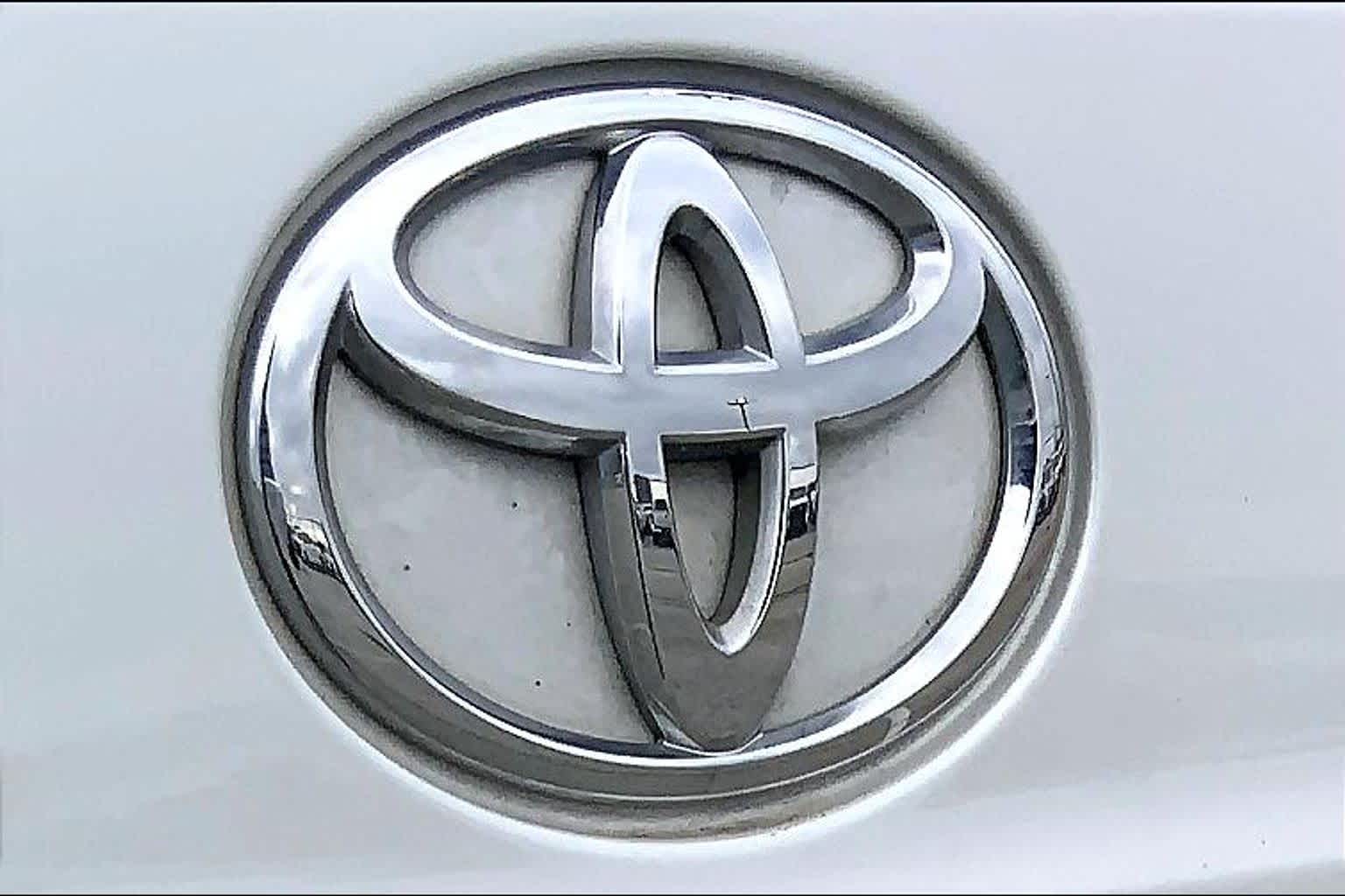 2024 Toyota Highlander LE Wind Chill Pearl at AutoNation USA Houston