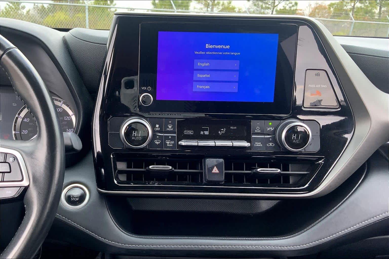 2024 Toyota Highlander LE Wind Chill Pearl at AutoNation USA Houston