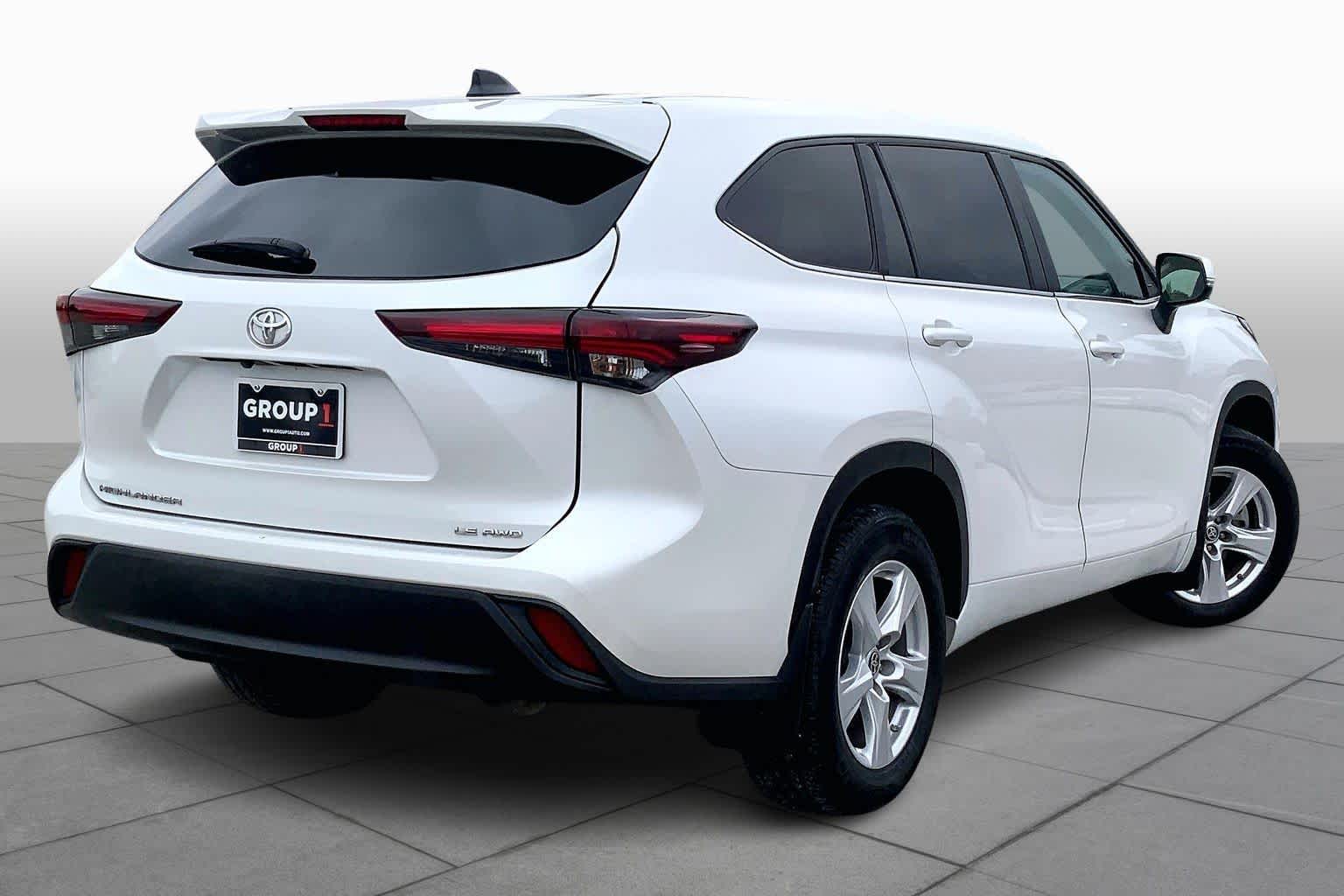 2024 Toyota Highlander LE Wind Chill Pearl at AutoNation USA Houston