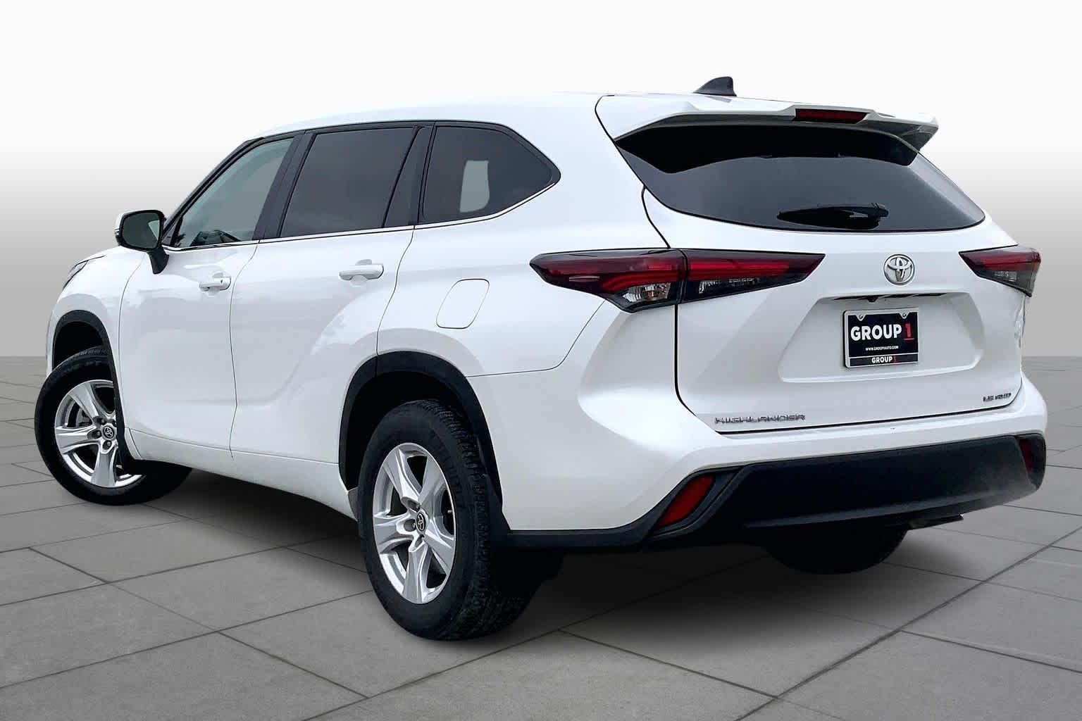 2024 Toyota Highlander LE Wind Chill Pearl at AutoNation USA Houston