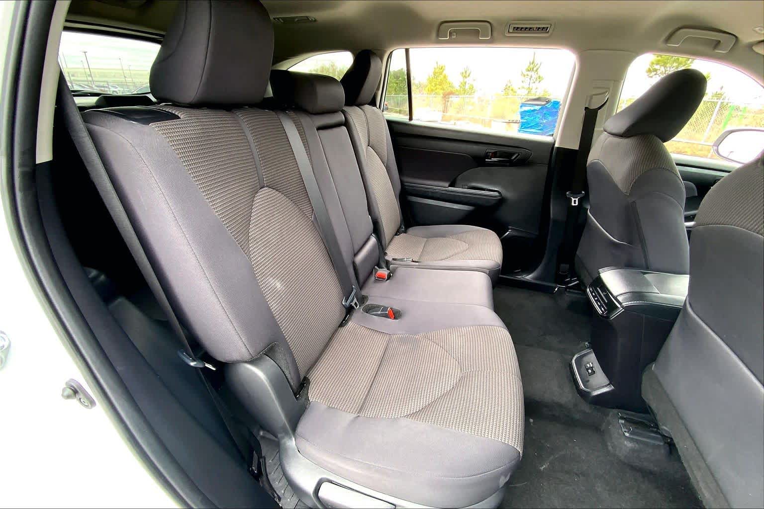 2024 Toyota Highlander LE Wind Chill Pearl at AutoNation USA Houston