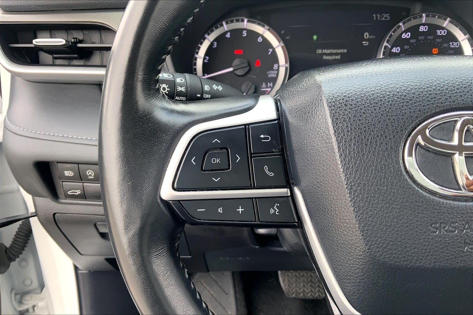 2024 Toyota Highlander LE Wind Chill Pearl at AutoNation USA Houston