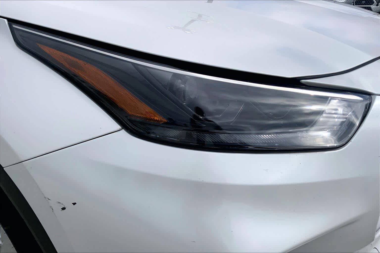 2024 Toyota Highlander LE Wind Chill Pearl at AutoNation USA Houston