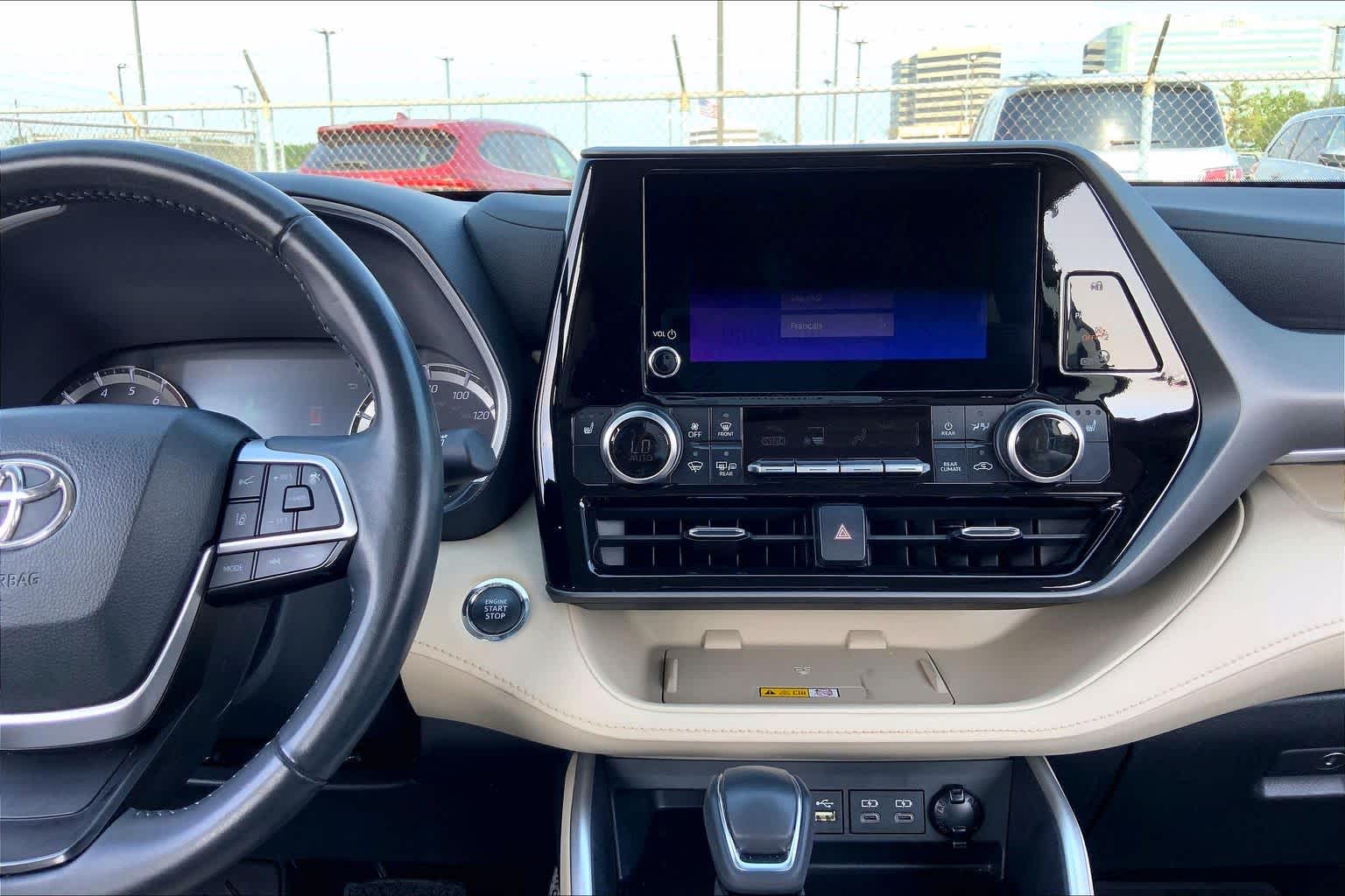 2023 Toyota Highlander XLE Wind Chill Pearl at Group 1 Toyota Southwest