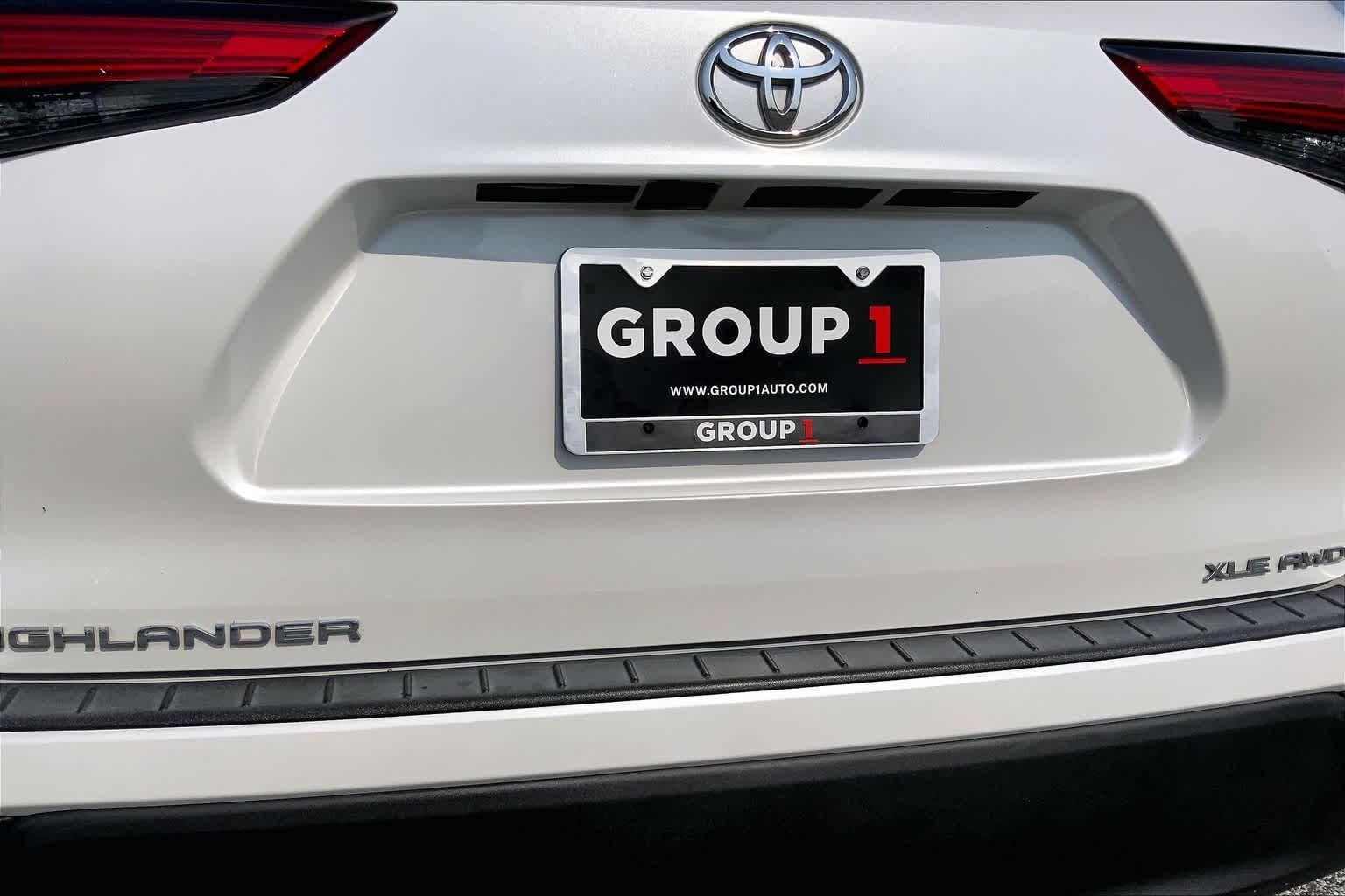 2023 Toyota Highlander XLE Wind Chill Pearl at Group 1 Toyota Southwest