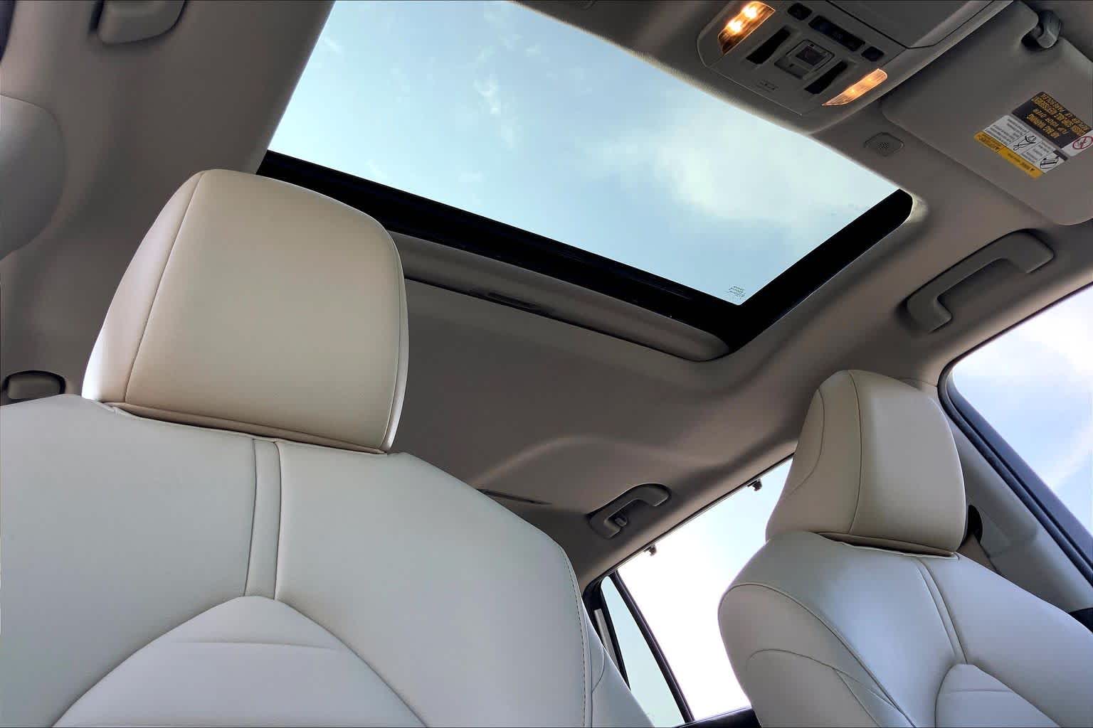 2023 Toyota Highlander XLE Wind Chill Pearl at Group 1 Toyota Southwest
