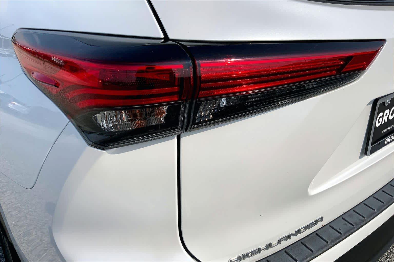 2023 Toyota Highlander XLE Wind Chill Pearl at Group 1 Toyota Southwest