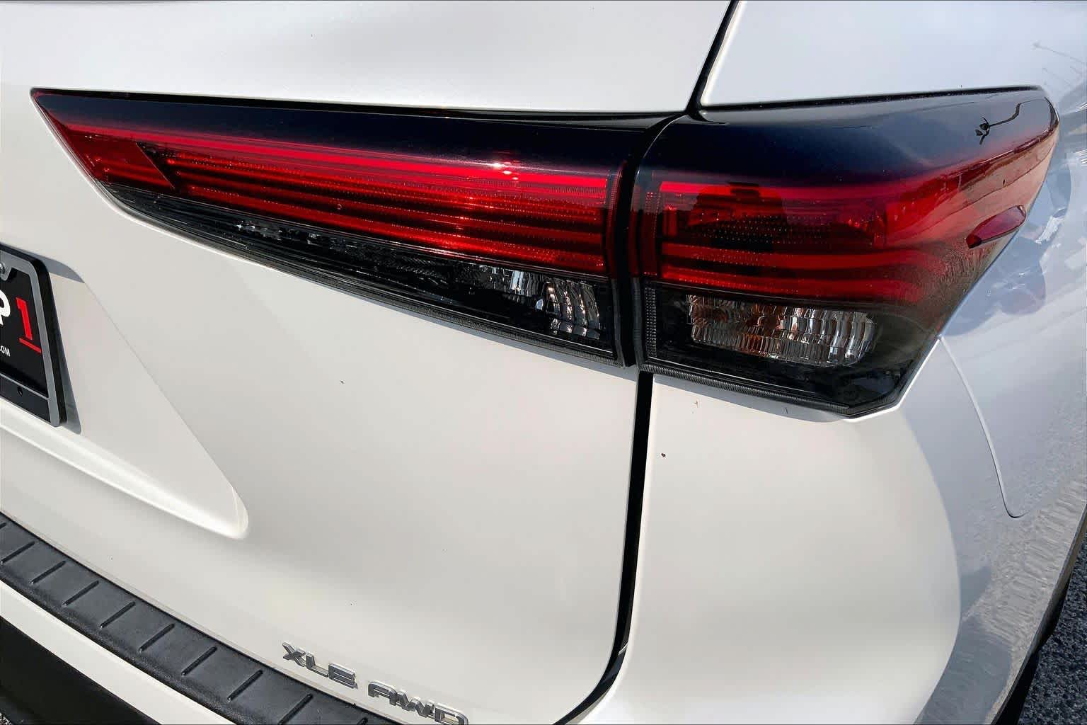 2023 Toyota Highlander XLE Wind Chill Pearl at Group 1 Toyota Southwest