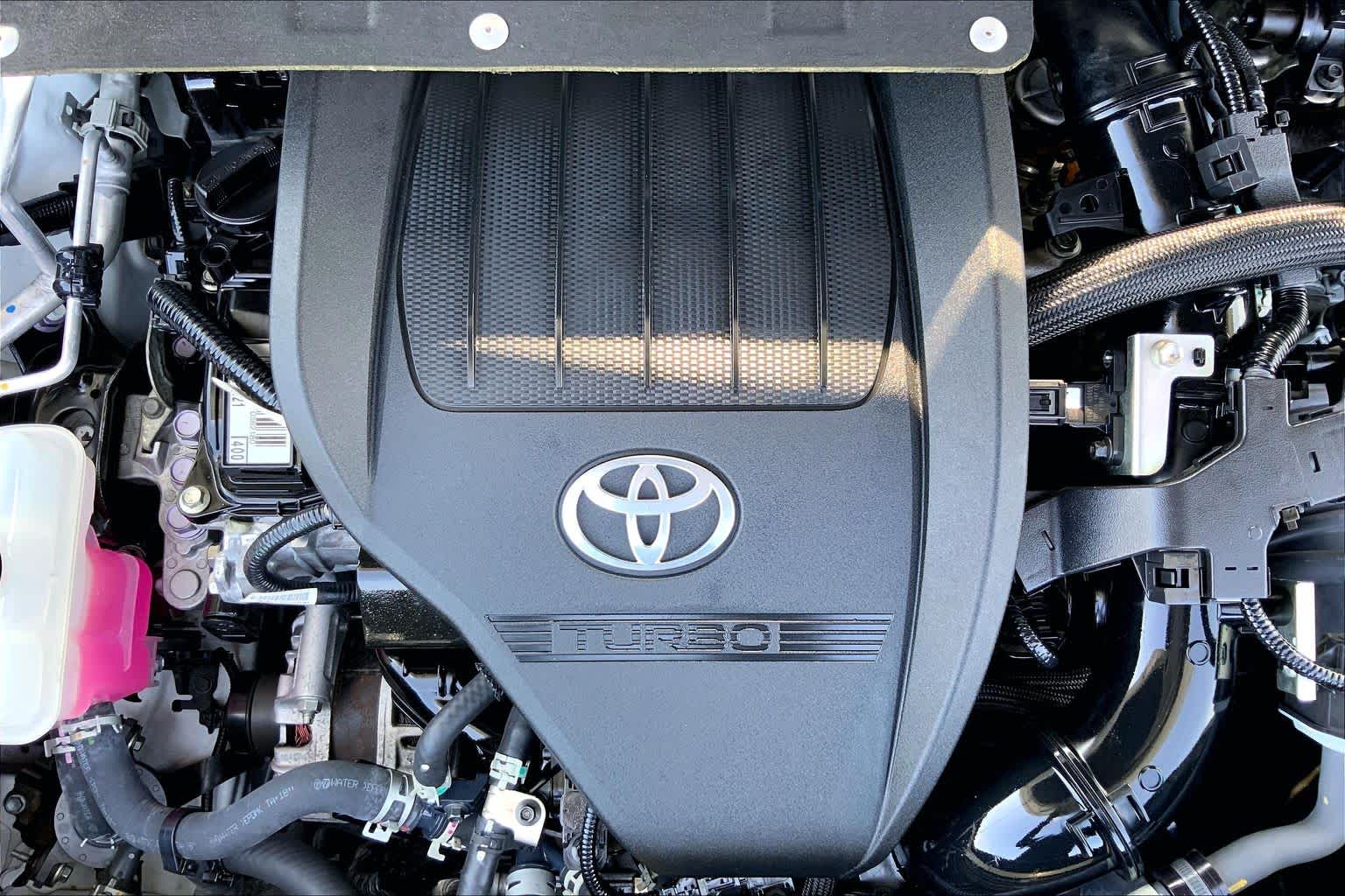 2023 Toyota Highlander XLE Wind Chill Pearl at Group 1 Toyota Southwest