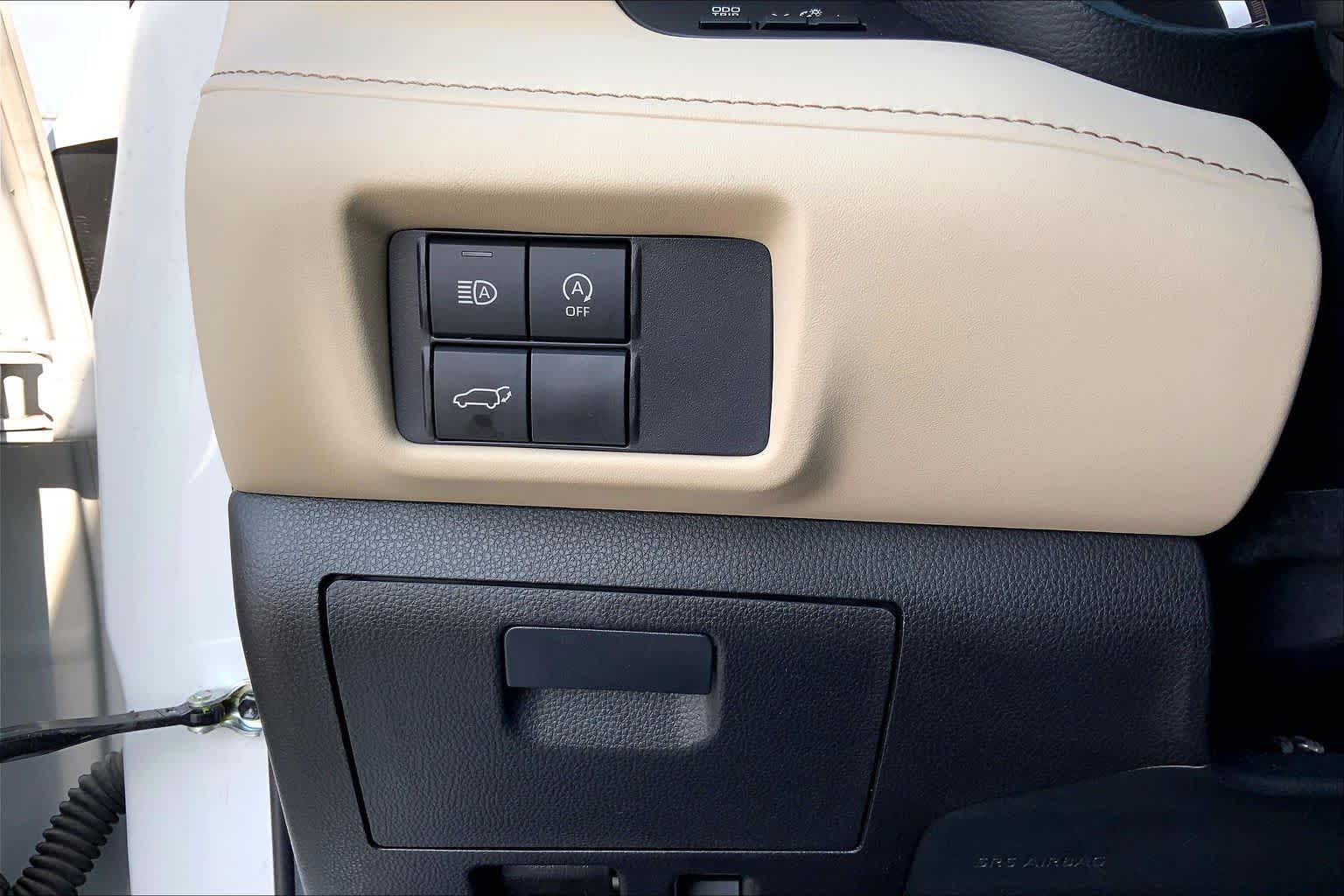 2023 Toyota Highlander XLE Wind Chill Pearl at Group 1 Toyota Southwest