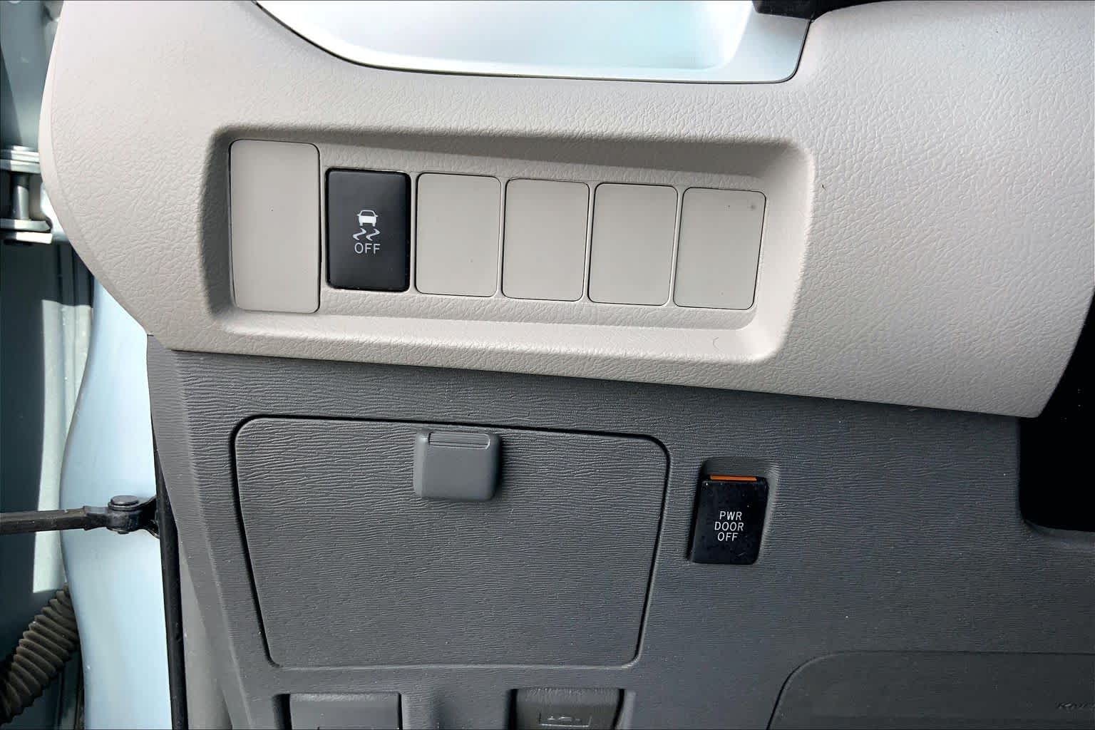 2015 Toyota Sienna LE Sky Blue Pearl at Lexus Southwest Houston
