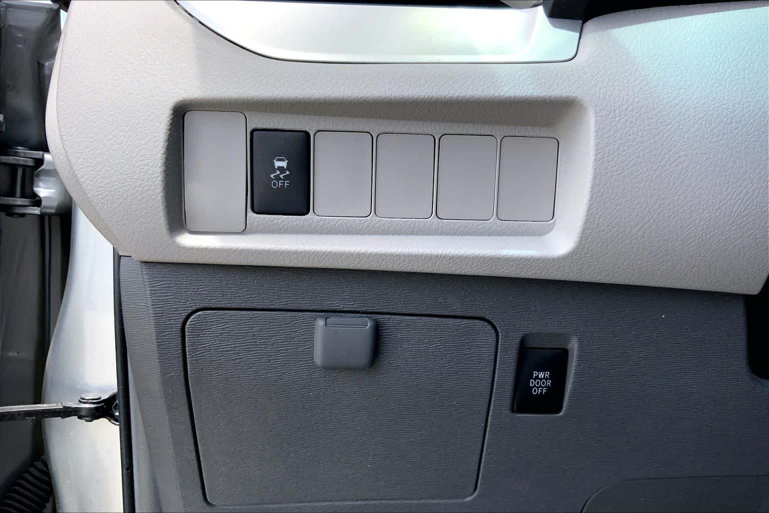 2016 Toyota Sienna LE Silver Sky Metallic at AutoNation USA Katy