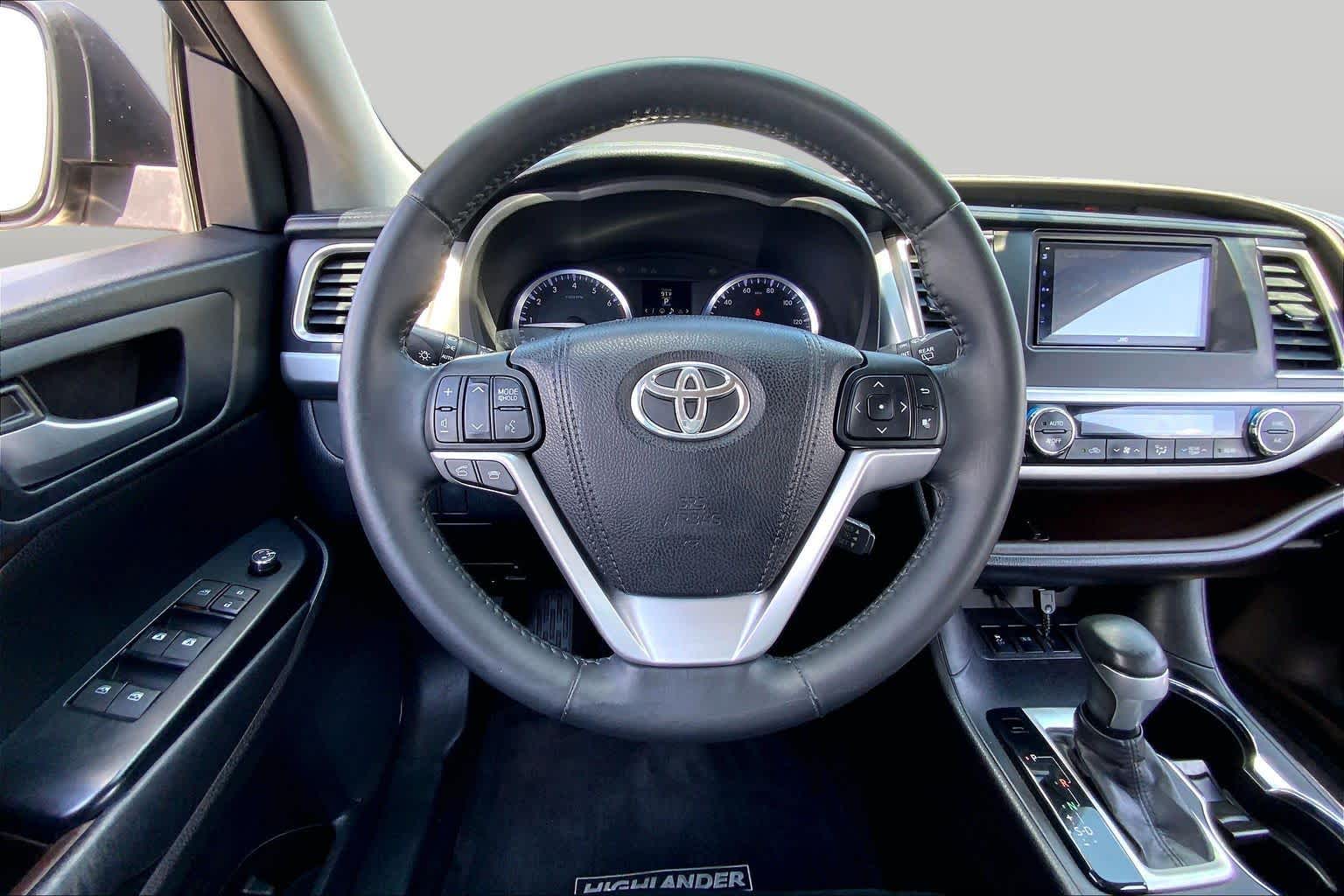 2015 Toyota Highlander XLE Predawn Gray Mica at Ron Craft Chevrolet Cadillac