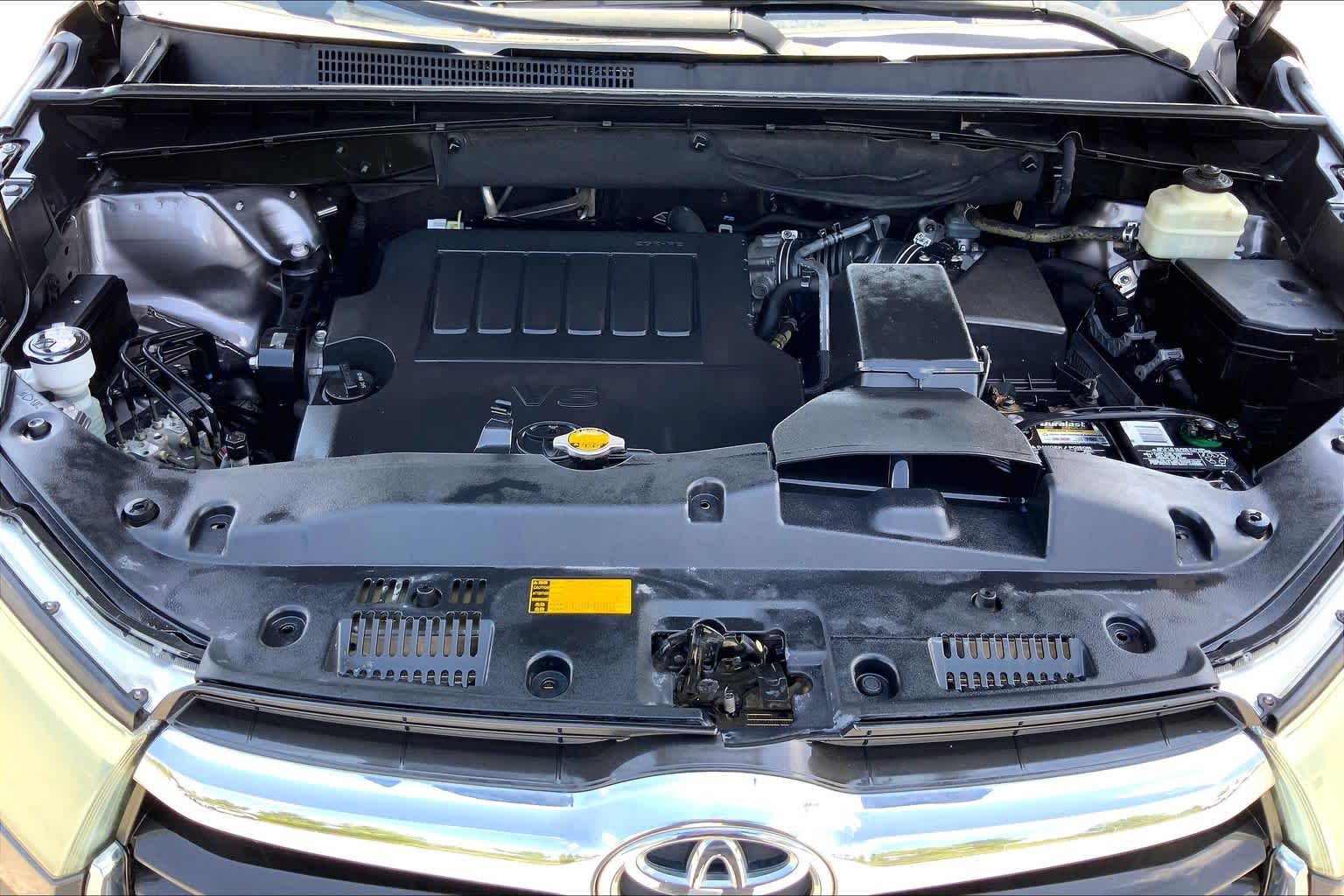 2015 Toyota Highlander XLE Predawn Gray Mica at Ron Craft Chevrolet Cadillac
