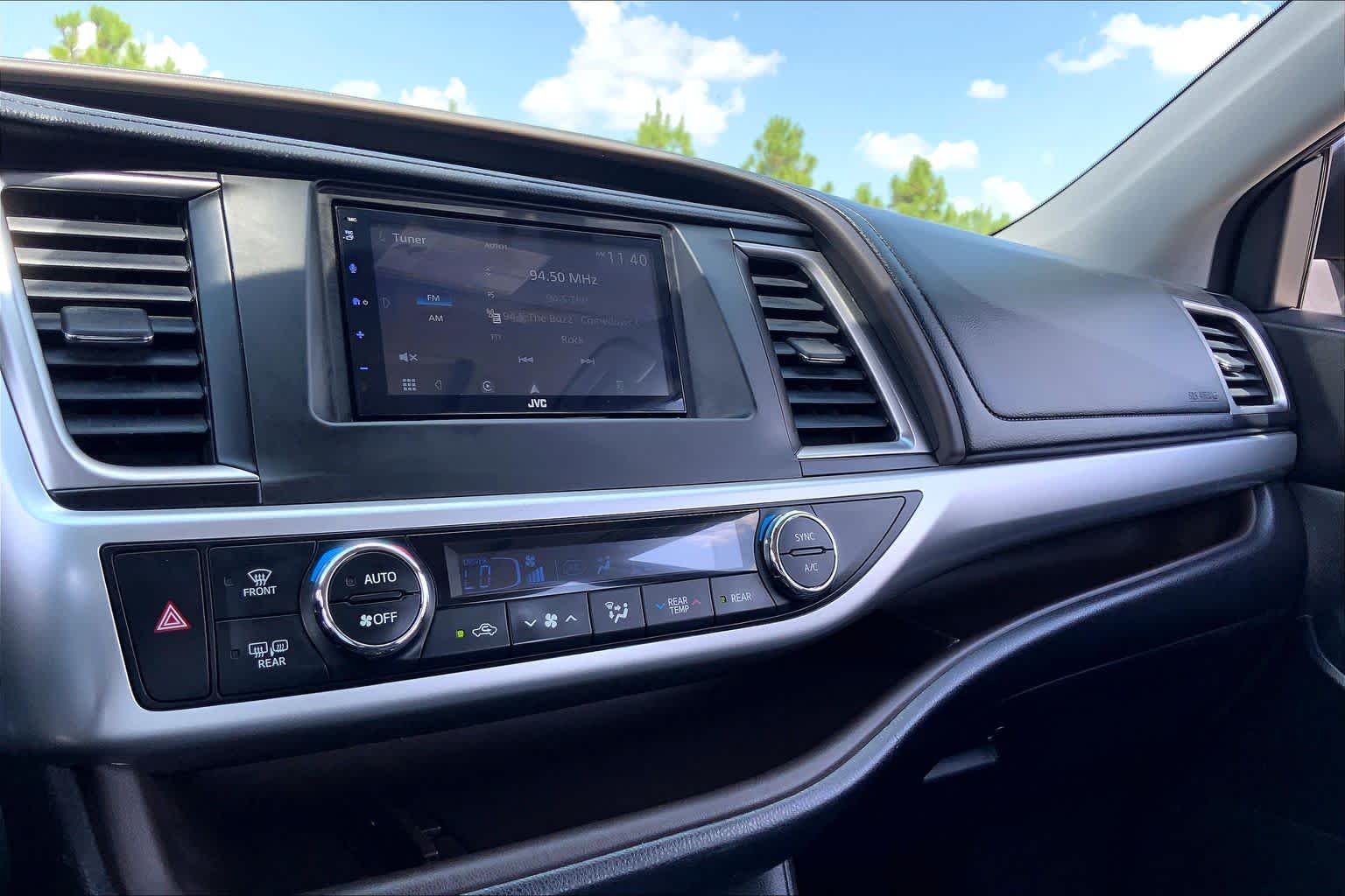 2015 Toyota Highlander XLE Predawn Gray Mica at Ron Craft Chevrolet Cadillac