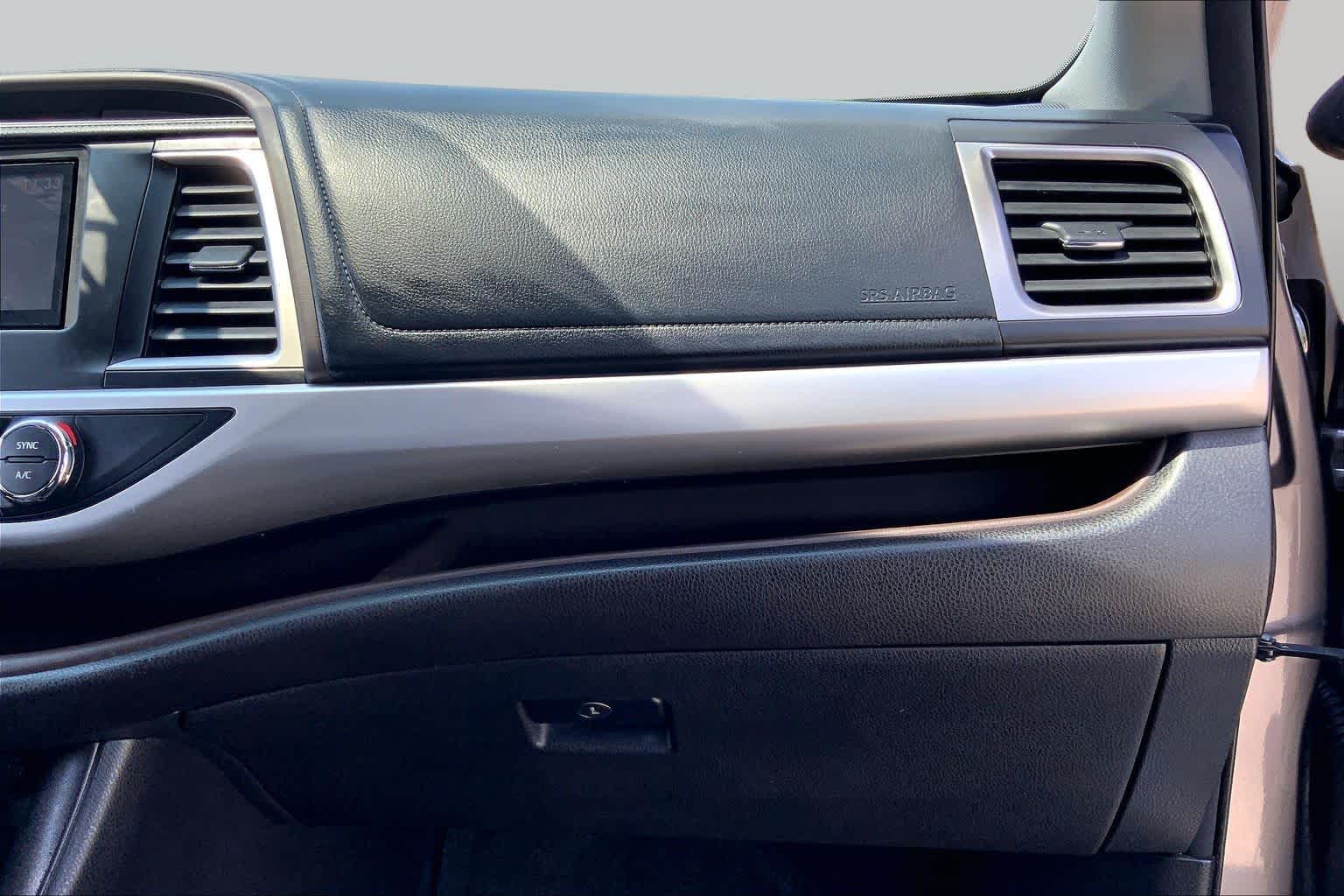 2015 Toyota Highlander XLE Predawn Gray Mica at Ron Craft Chevrolet Cadillac