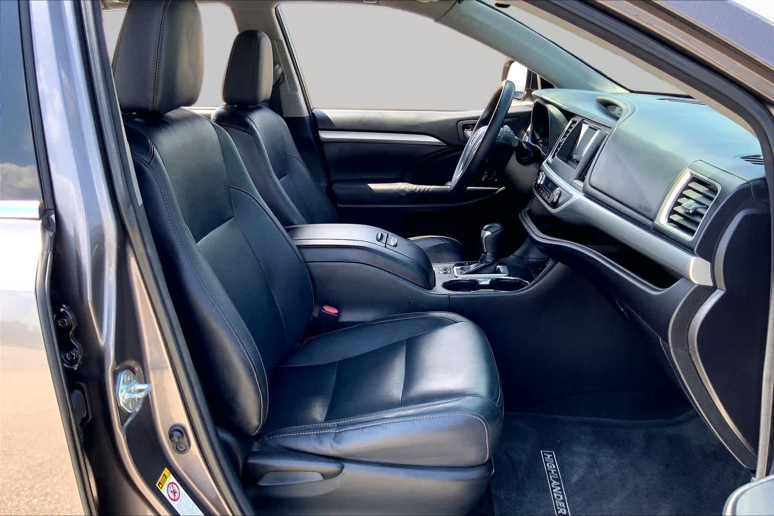 2015 Toyota Highlander XLE Predawn Gray Mica at Ron Craft Chevrolet Cadillac