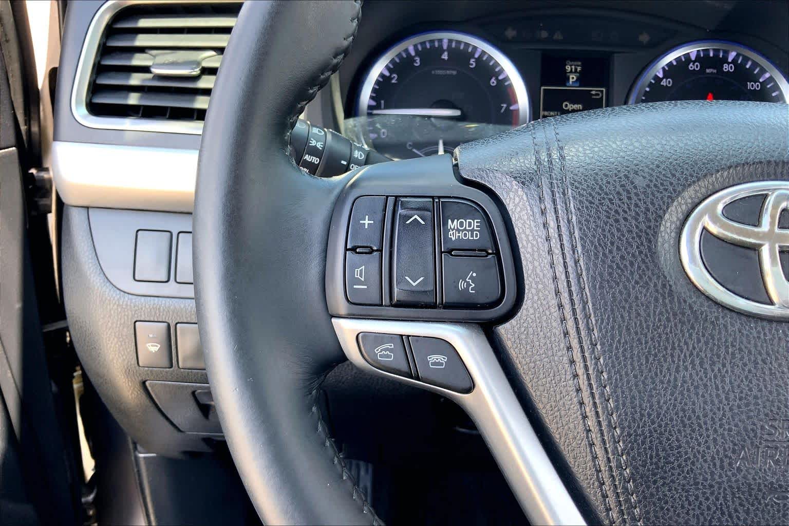 2015 Toyota Highlander XLE Predawn Gray Mica at Ron Craft Chevrolet Cadillac