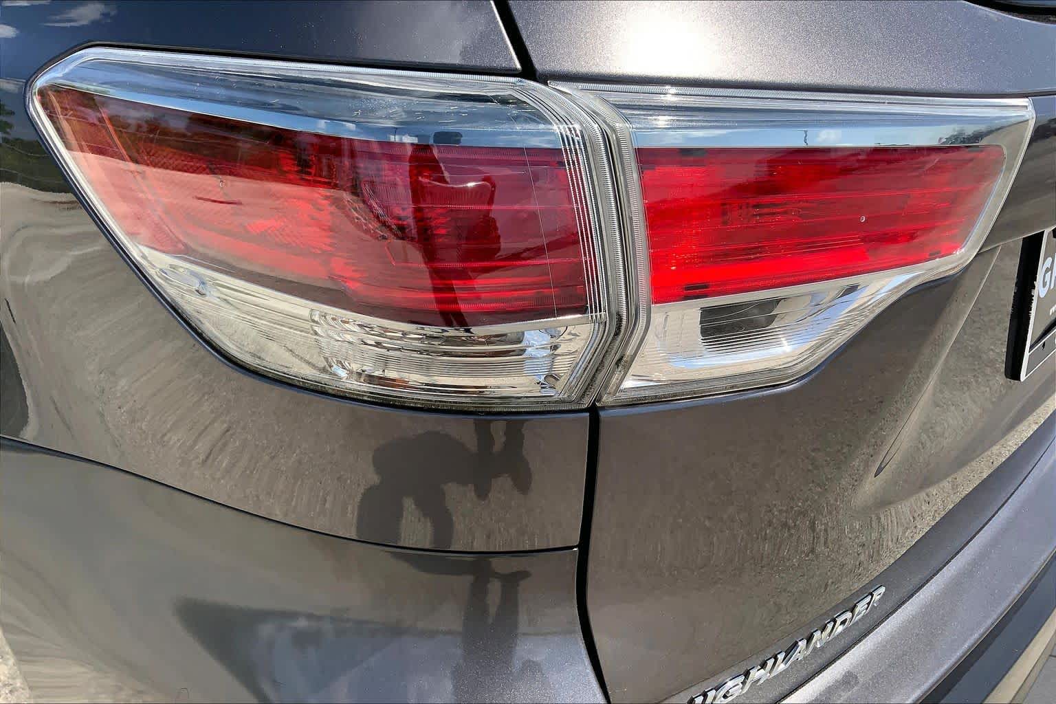 2015 Toyota Highlander XLE Predawn Gray Mica at Ron Craft Chevrolet Cadillac