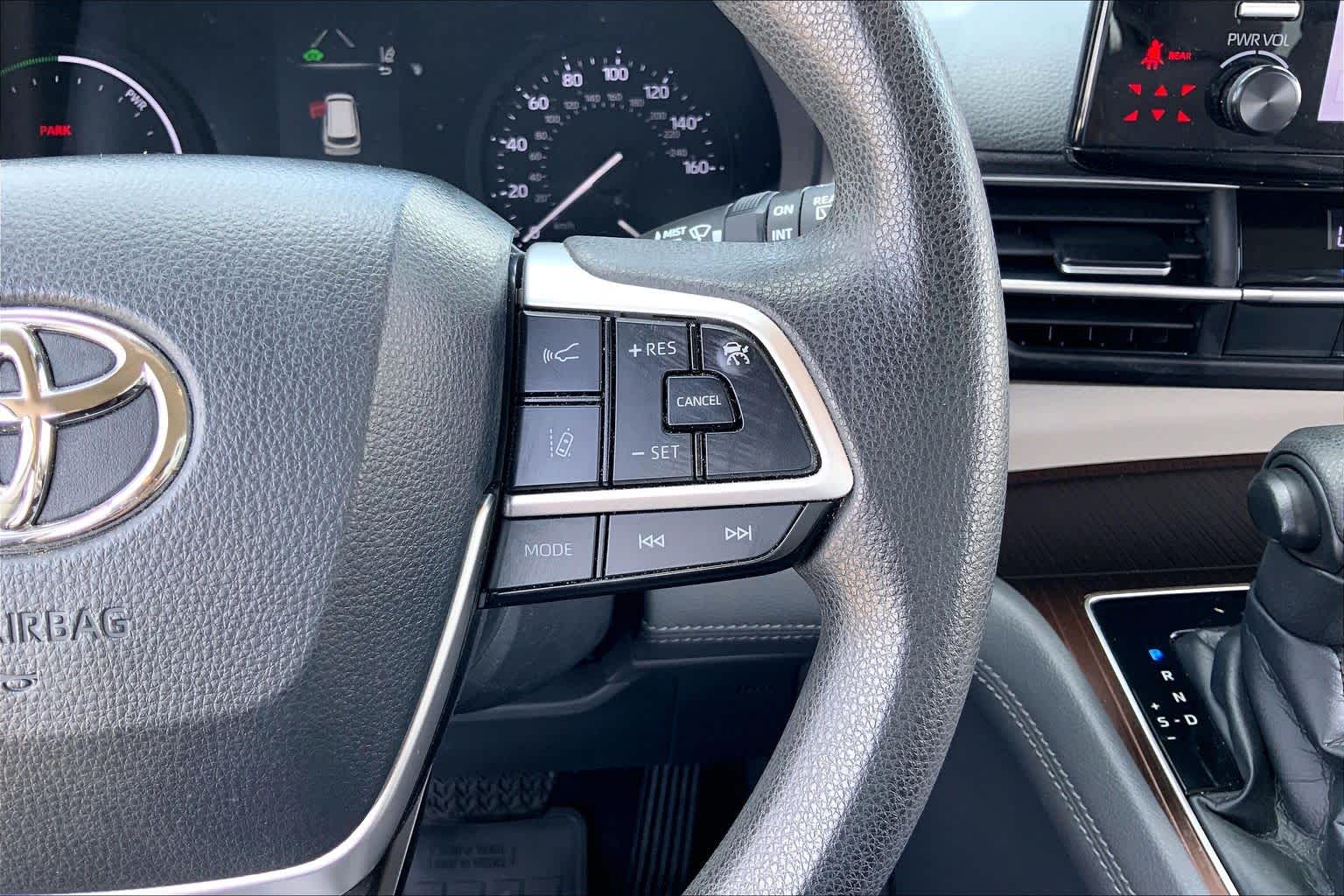 2021 Toyota Sienna LE Celestial Silver Metallic at Group 1 Toyota Southwest