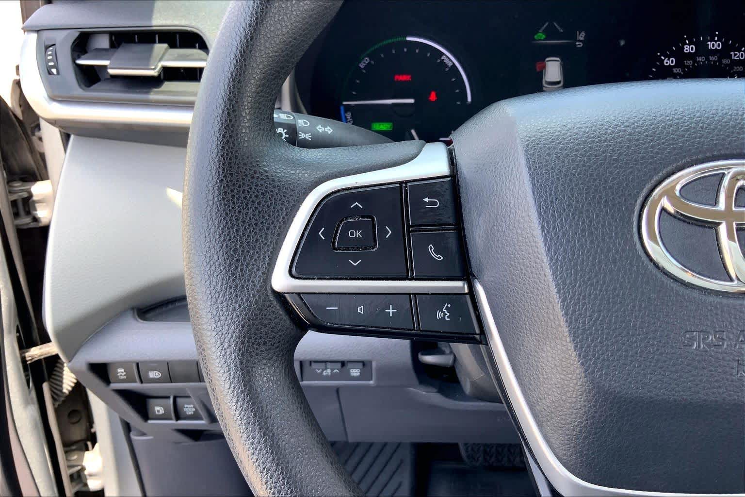 2021 Toyota Sienna LE Celestial Silver Metallic at Group 1 Toyota Southwest