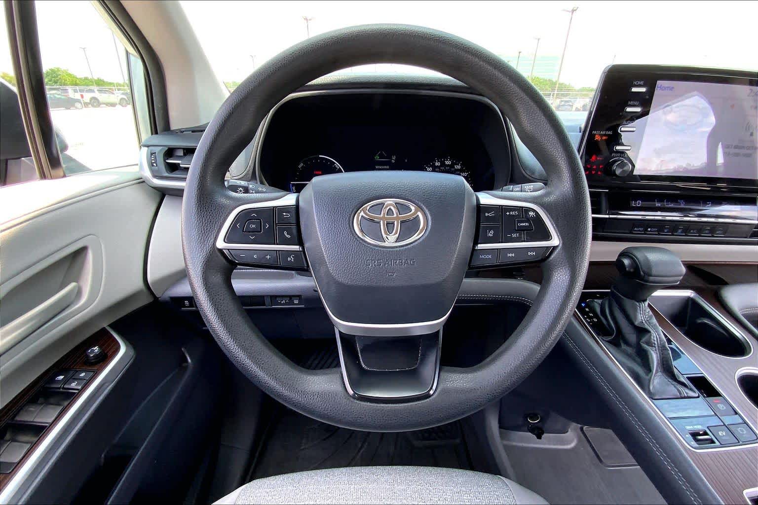2021 Toyota Sienna LE Celestial Silver Metallic at Group 1 Toyota Southwest