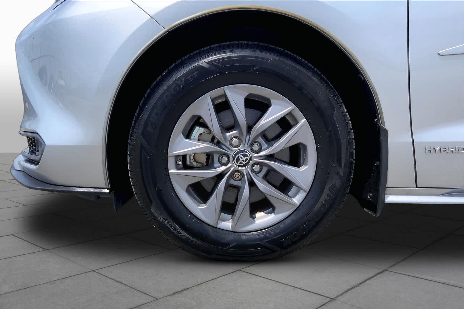 2021 Toyota Sienna LE Celestial Silver Metallic at Group 1 Toyota Southwest