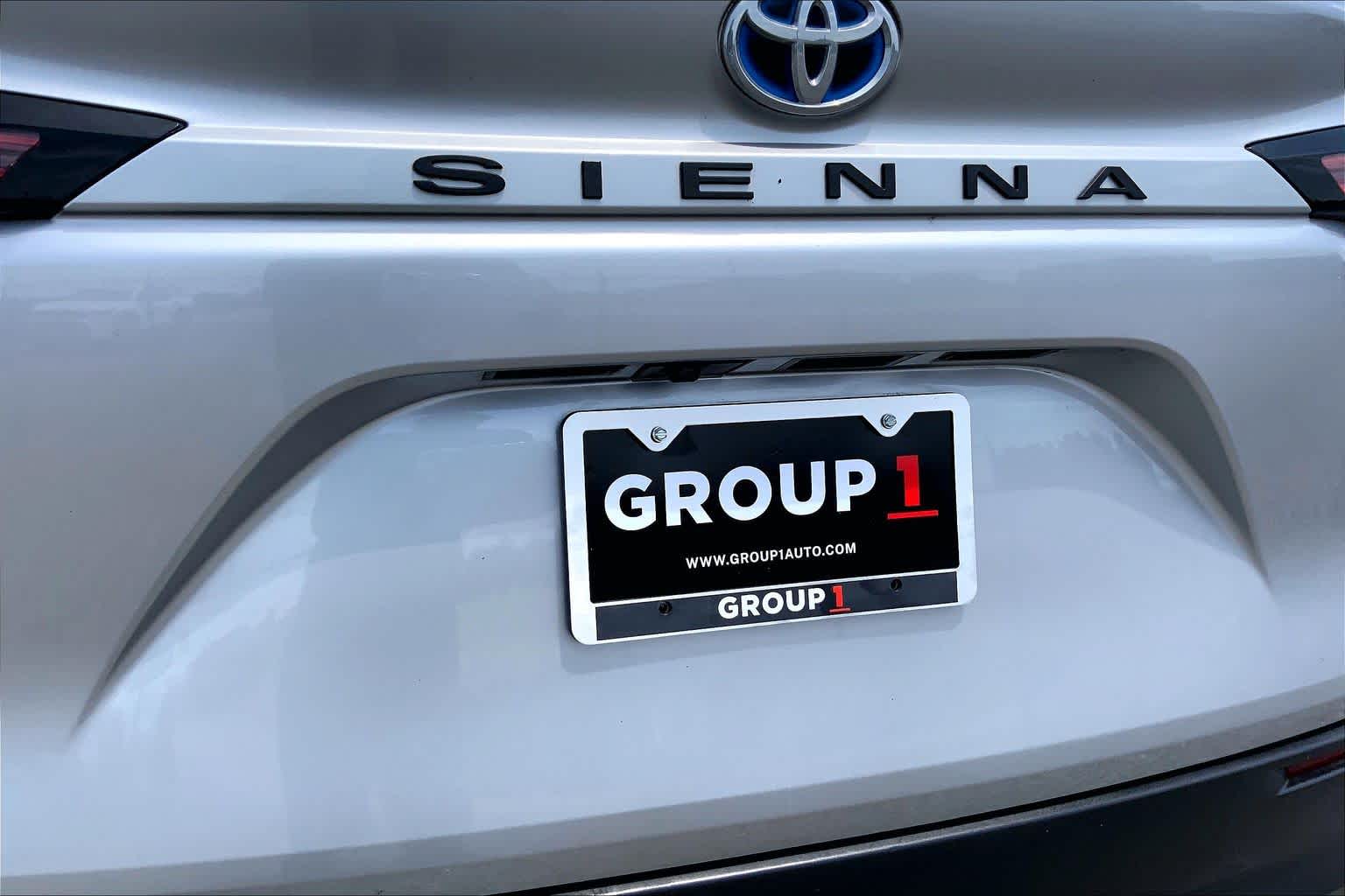 2021 Toyota Sienna LE Celestial Silver Metallic at Group 1 Toyota Southwest