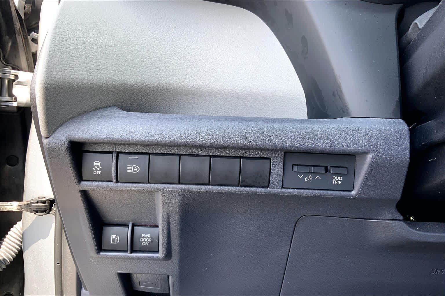 2021 Toyota Sienna LE Celestial Silver Metallic at Group 1 Toyota Southwest