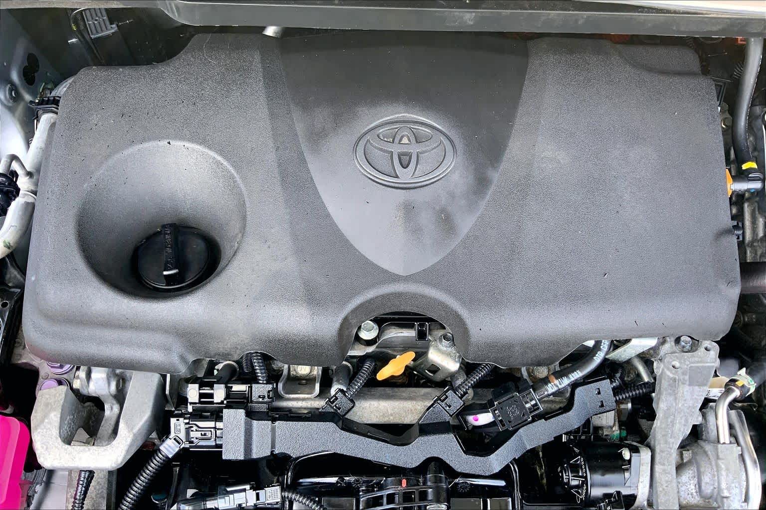 2021 Toyota Sienna LE Celestial Silver Metallic at Group 1 Toyota Southwest