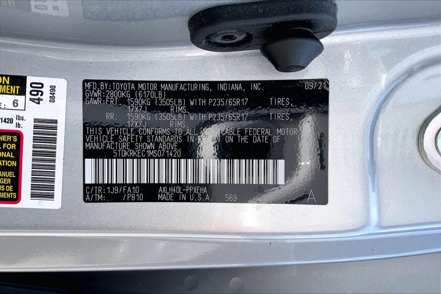 2021 Toyota Sienna LE Celestial Silver Metallic at Group 1 Toyota Southwest