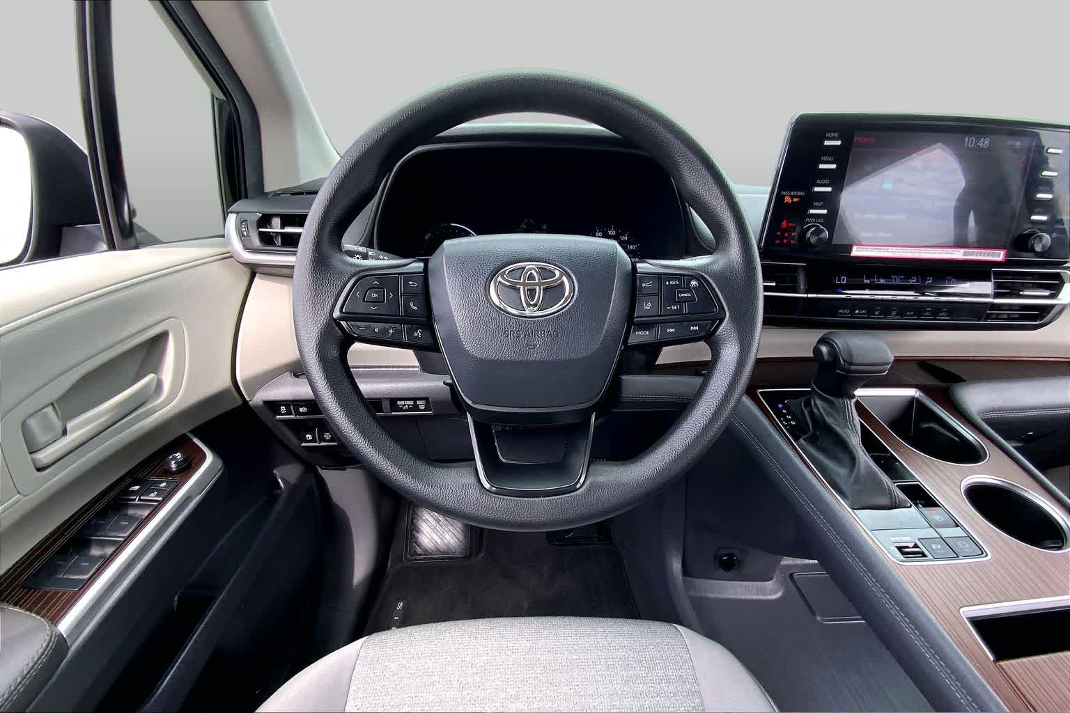 2024 Toyota Sienna LE - 5