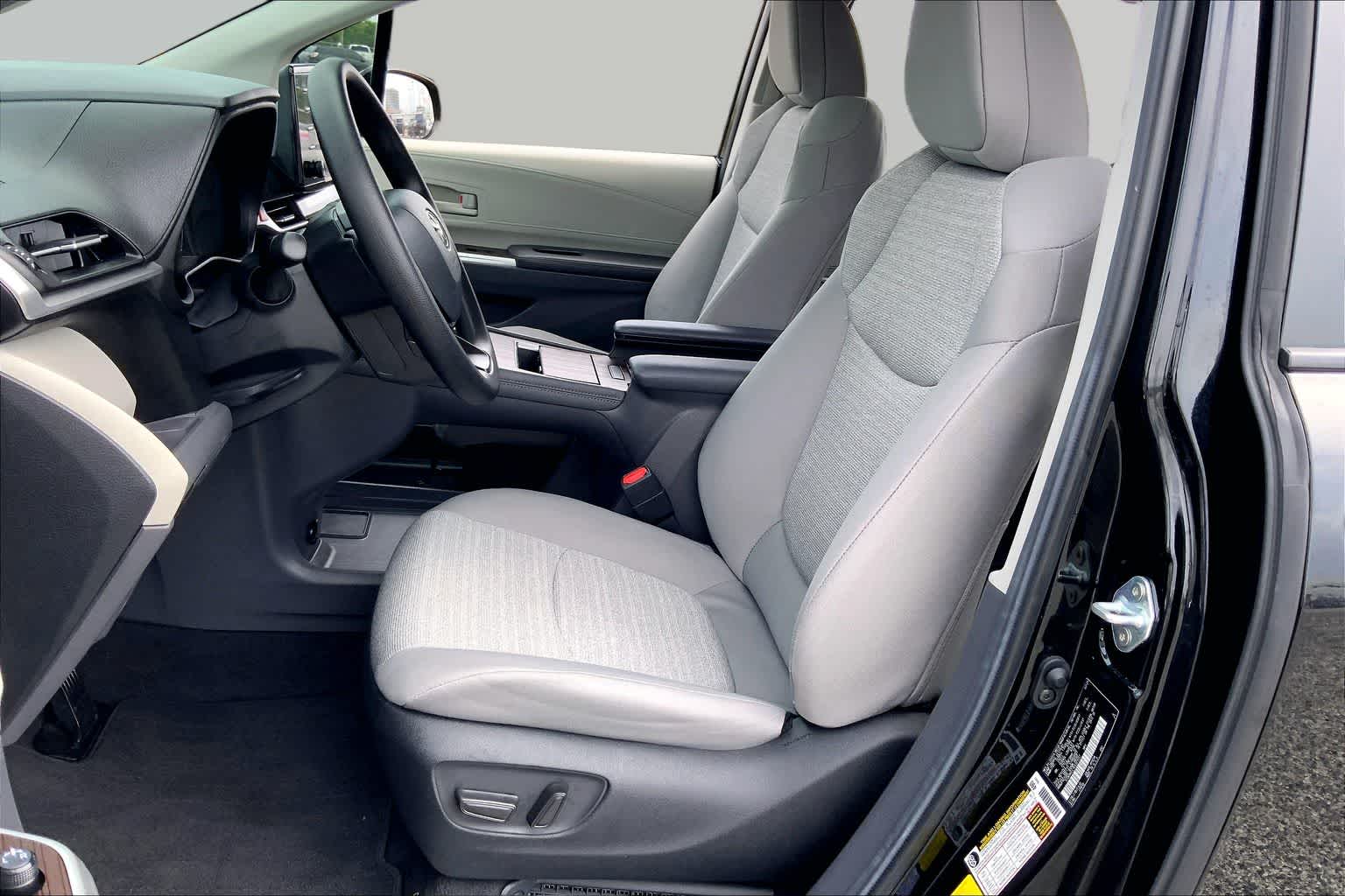 2024 Toyota Sienna LE - 7
