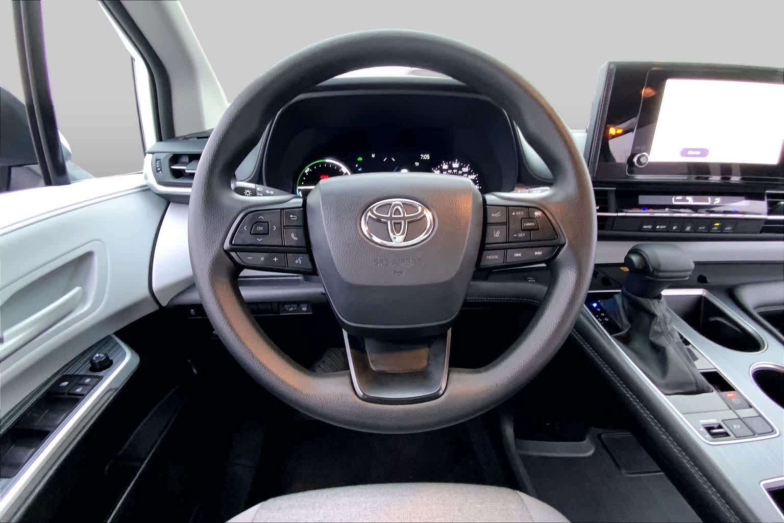 2026 Toyota Sienna LE Ice Cap at Group 1 Toyota Southwest
