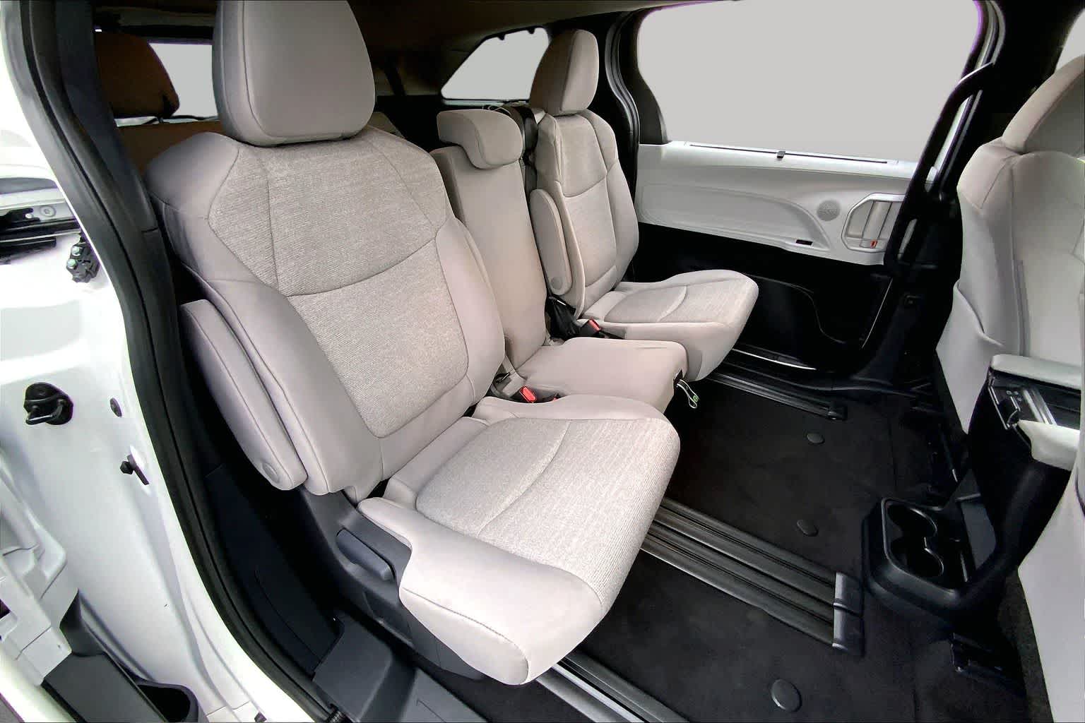 2026 Toyota Sienna LE Ice Cap at Group 1 Toyota Southwest