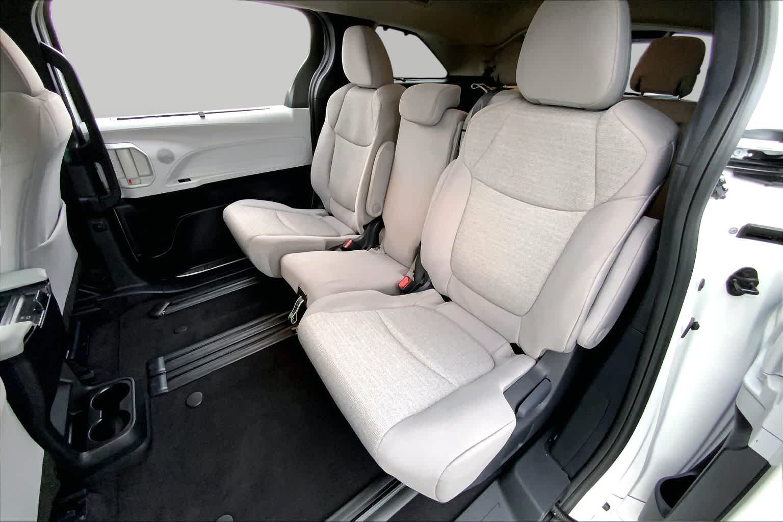 2026 Toyota Sienna LE Ice Cap at Group 1 Toyota Southwest