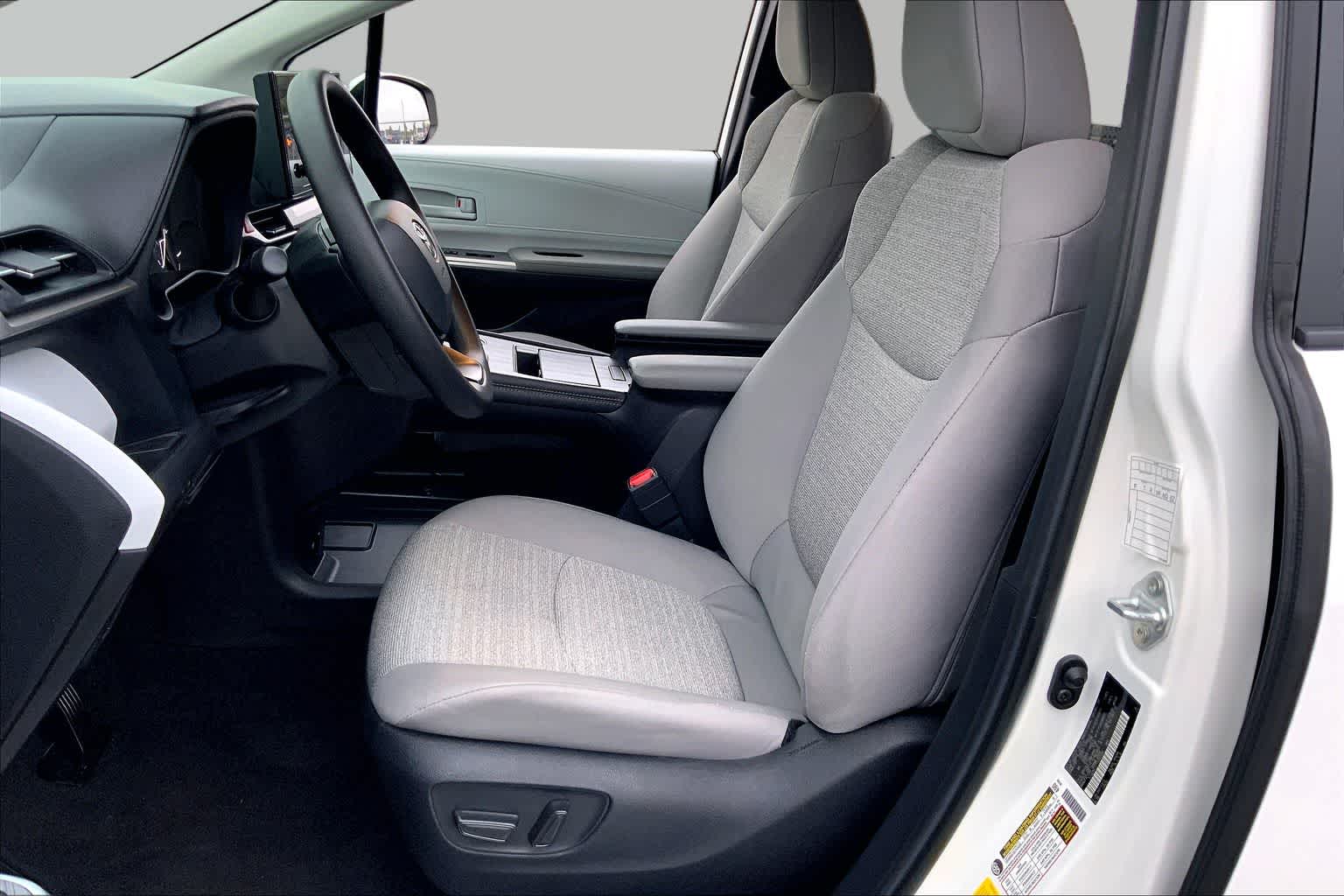 2026 Toyota Sienna LE Ice Cap at Group 1 Toyota Southwest