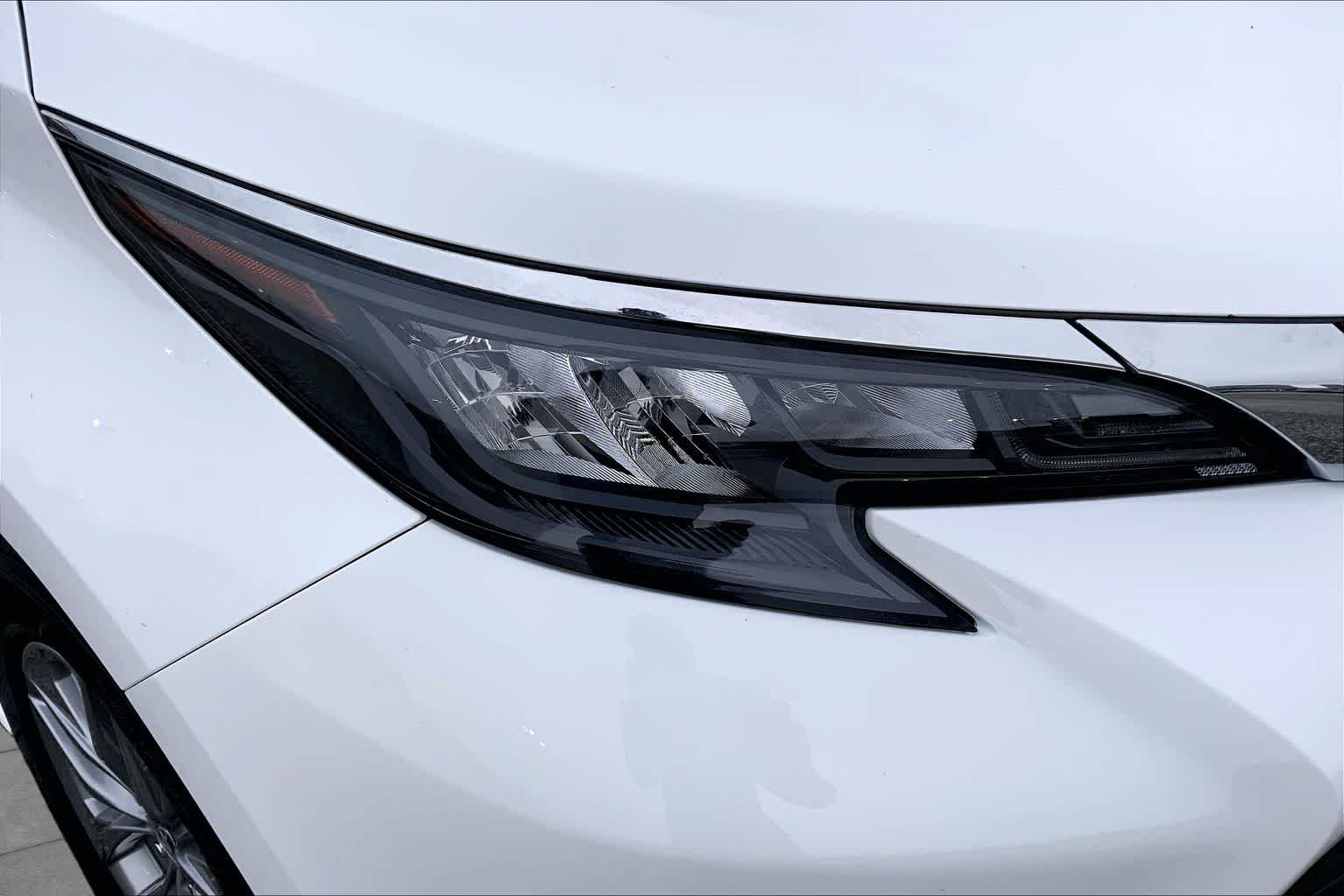 2026 Toyota Sienna LE Ice Cap at Group 1 Toyota Southwest