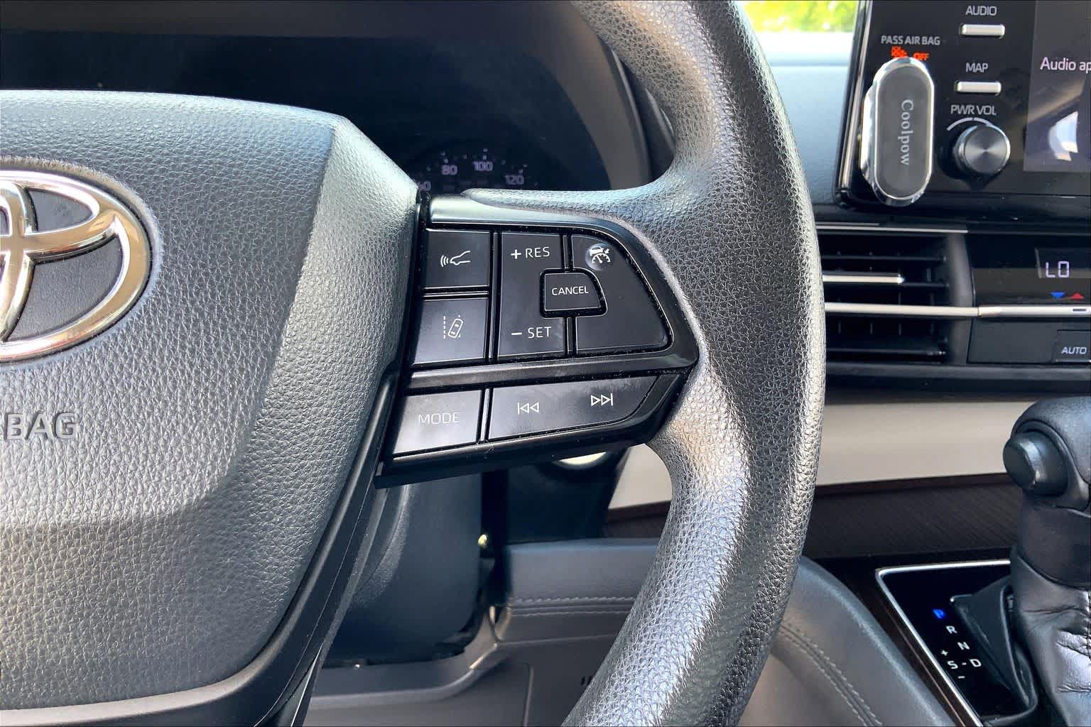 2022 Toyota Sienna LE Ruby Flare Pearl at Beck & Masten Kia