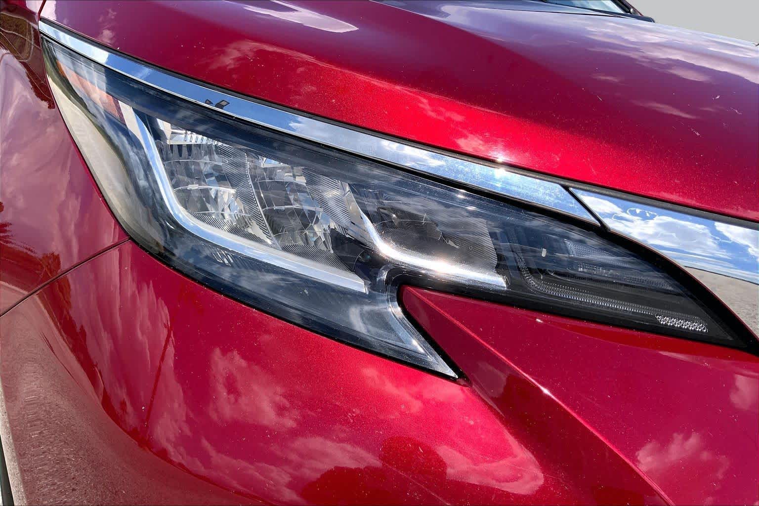 2022 Toyota Sienna LE Ruby Flare Pearl at Beck & Masten Kia