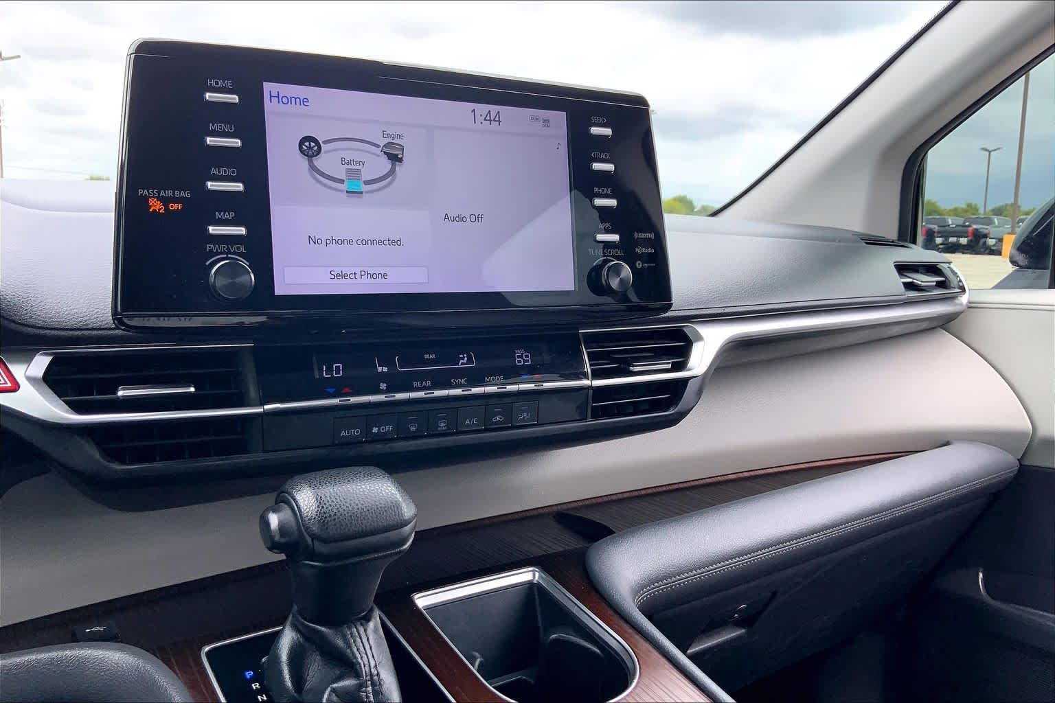 2022 Toyota Sienna LE Cypress at Beck & Masten Kia