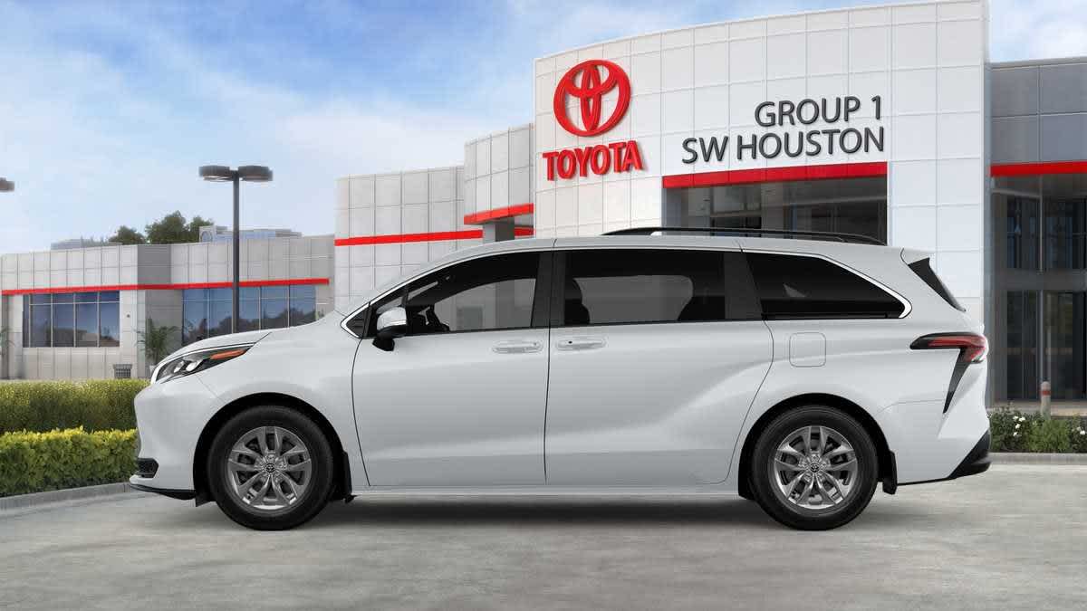 2026 Toyota Sienna photo 4 of 37